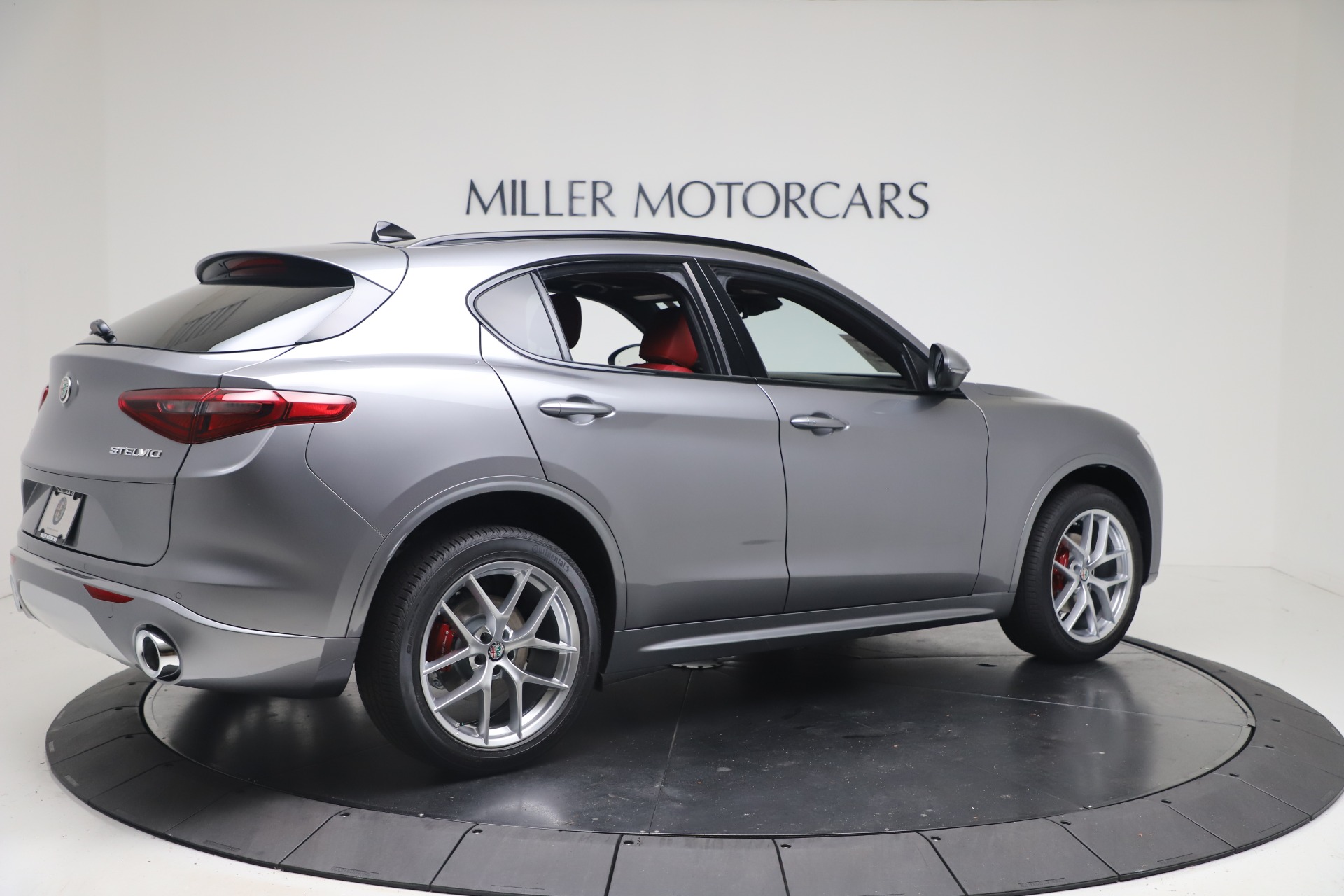 New 2020 Alfa Romeo Stelvio Ti Sport Q4 | St. Petersburg, FL