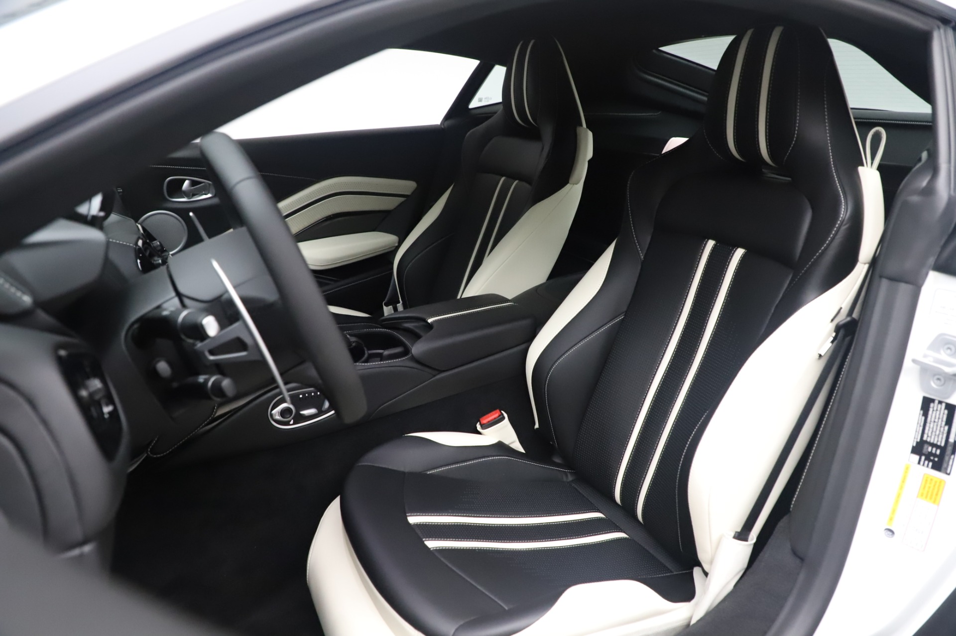 New 2020 Aston Martin Vantage | St. Petersburg, FL