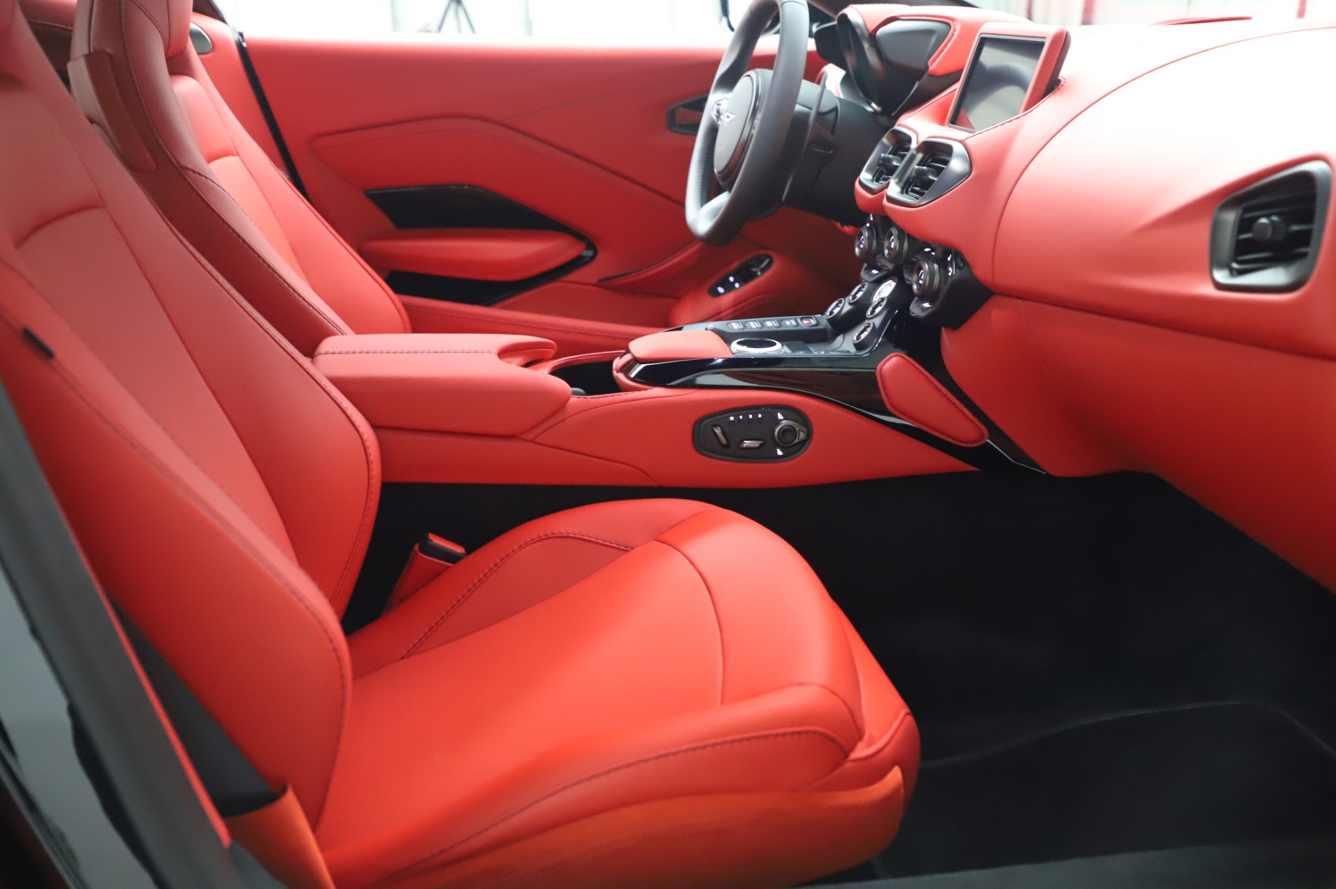New 2020 Aston Martin Vantage | St. Petersburg, FL