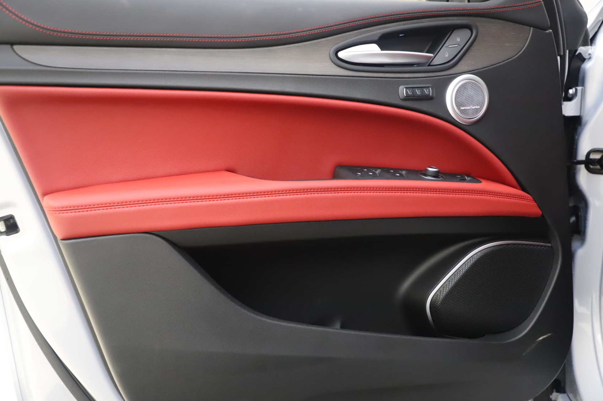 New 2020 Alfa Romeo Stelvio Ti Lusso Q4 | St. Petersburg, FL