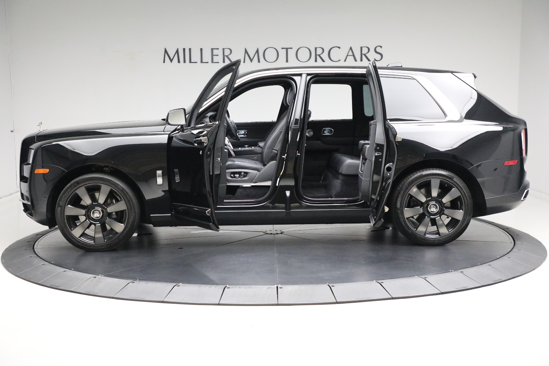 New 2021 Rolls-Royce Cullinan | St. Petersburg, FL