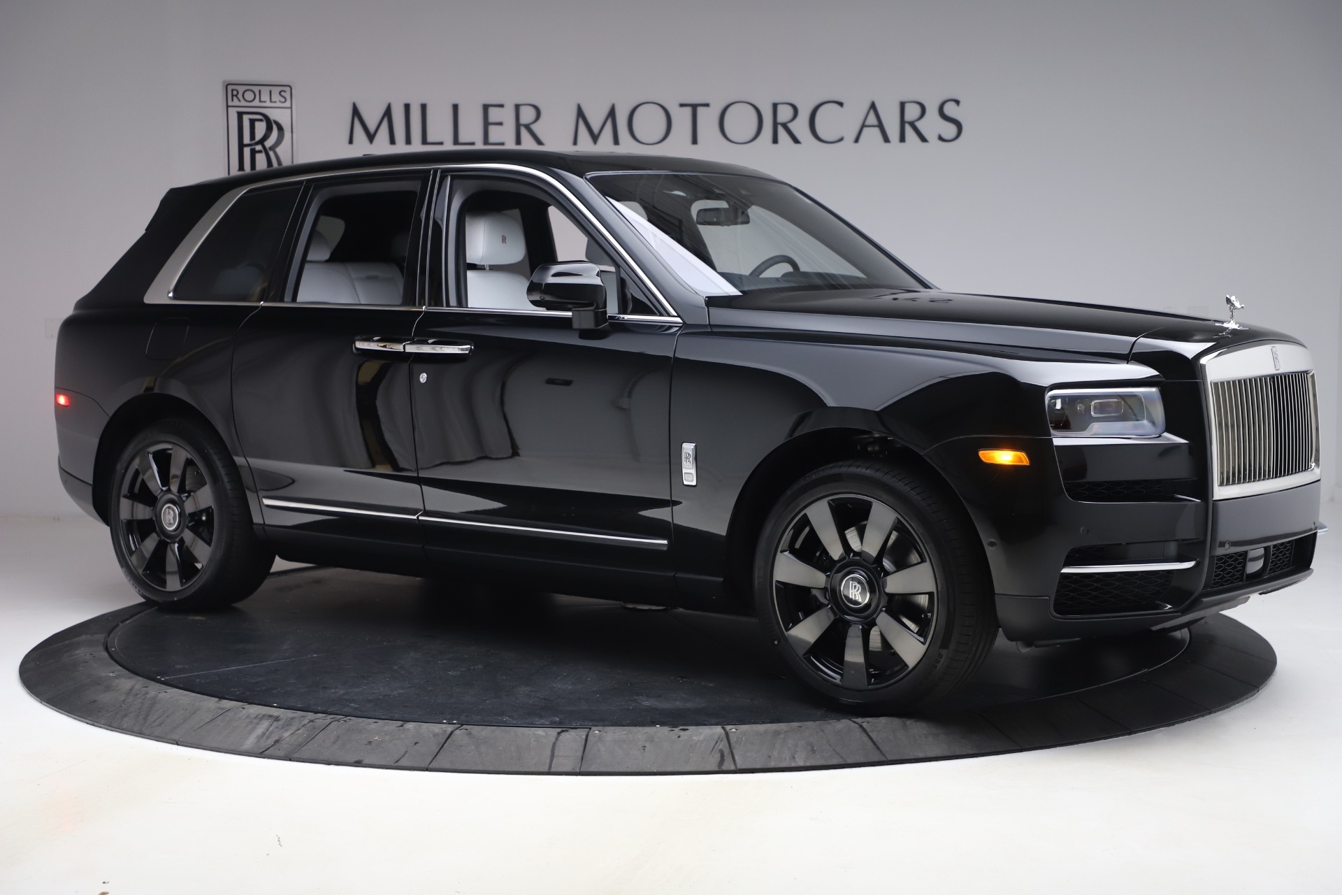 New 2021 Rolls-Royce Cullinan | St. Petersburg, FL