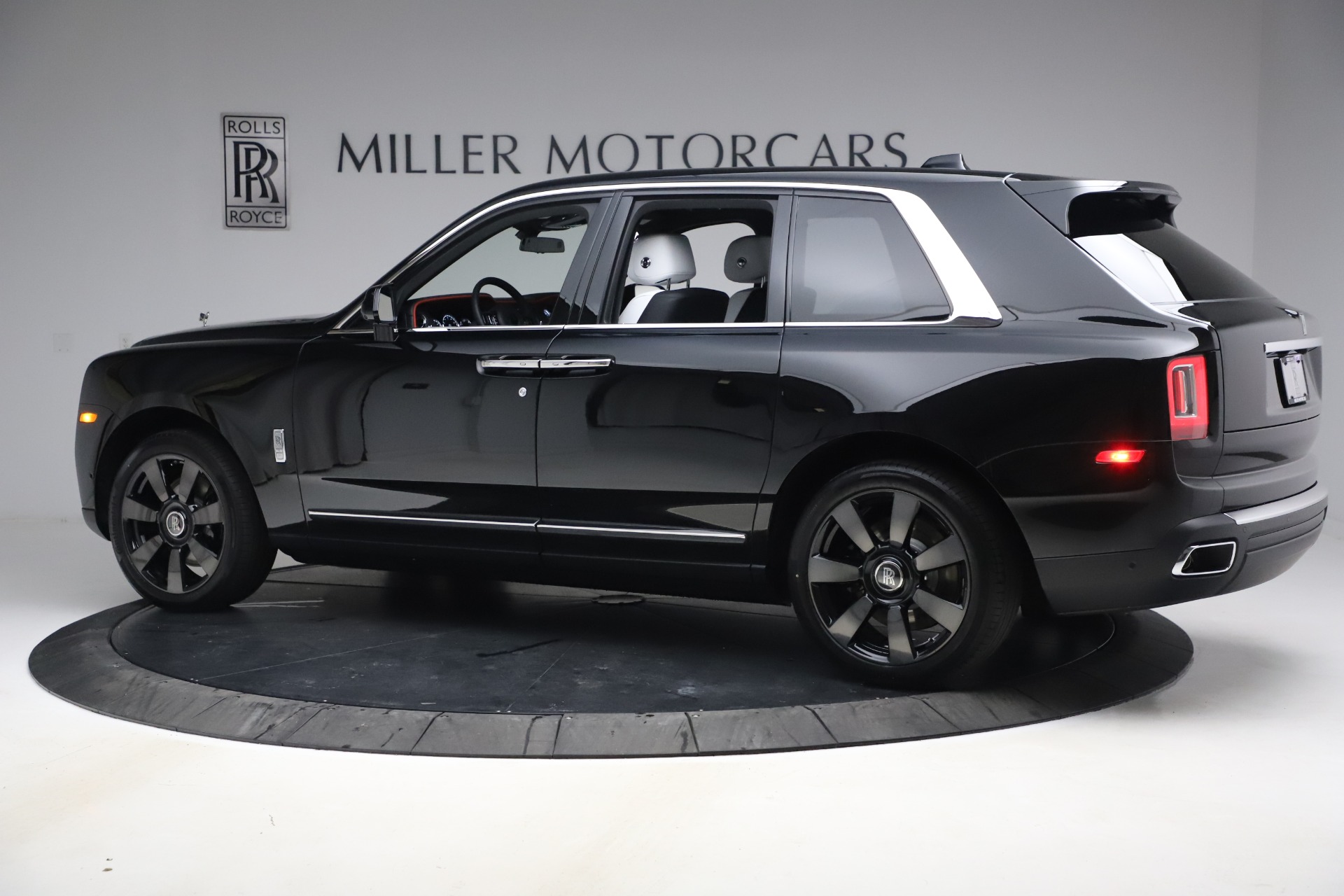 New 2021 Rolls-Royce Cullinan | St. Petersburg, FL