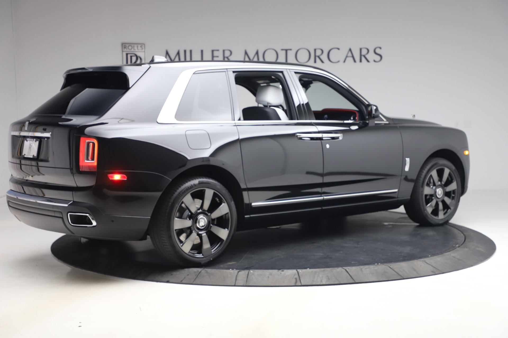 New 2021 Rolls-Royce Cullinan | St. Petersburg, FL
