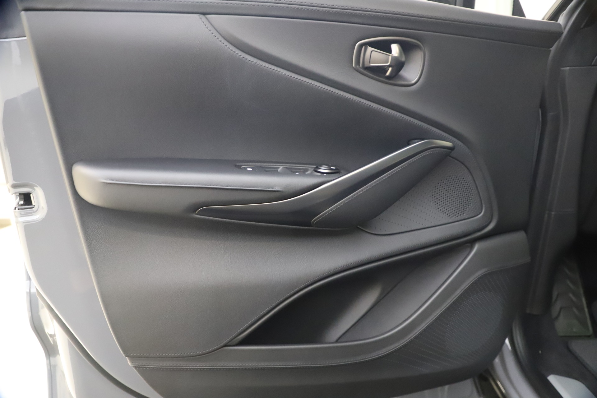 New 2021 Aston Martin DBX SUV | St. Petersburg, FL
