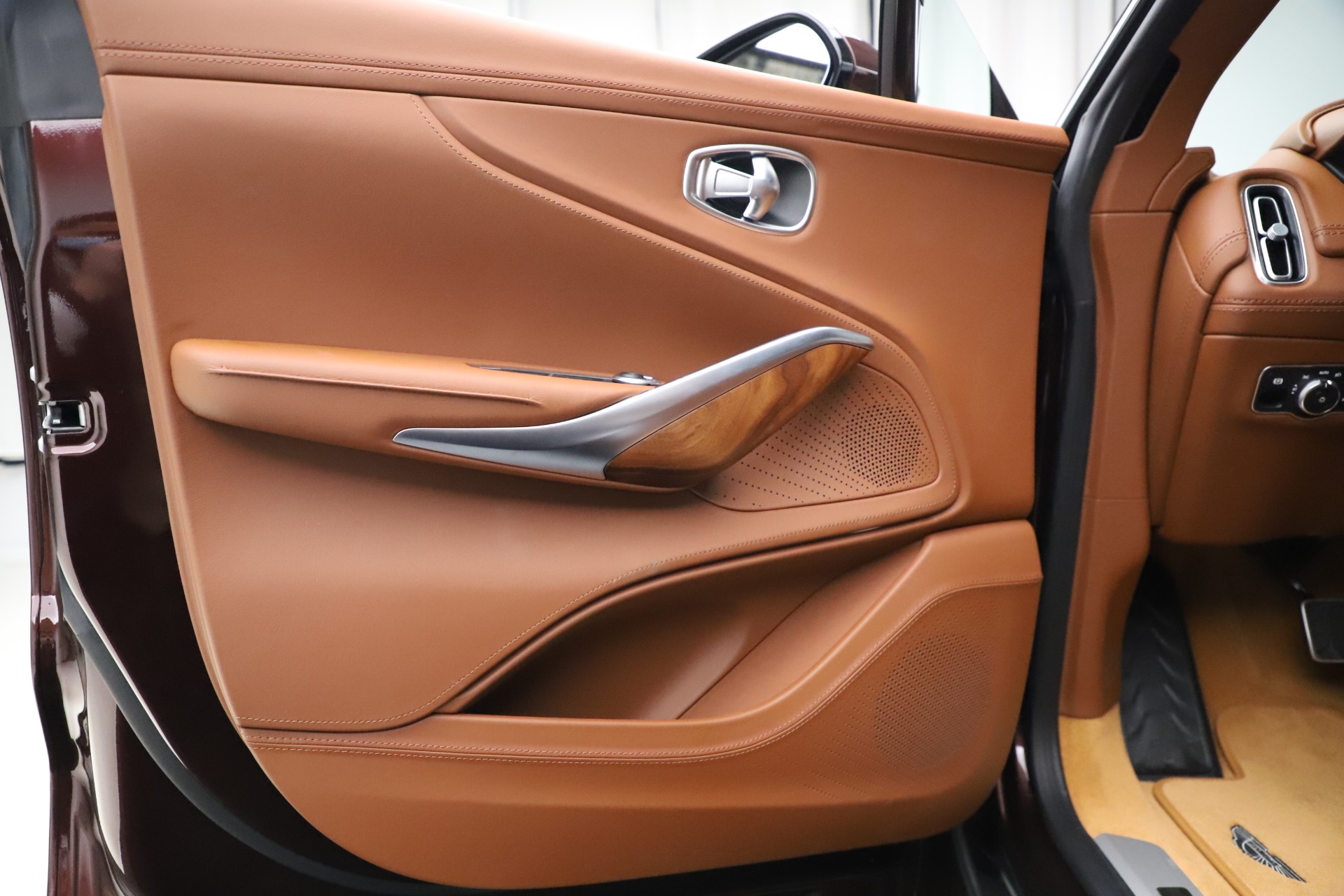 New 2021 Aston Martin DBX | St. Petersburg, FL