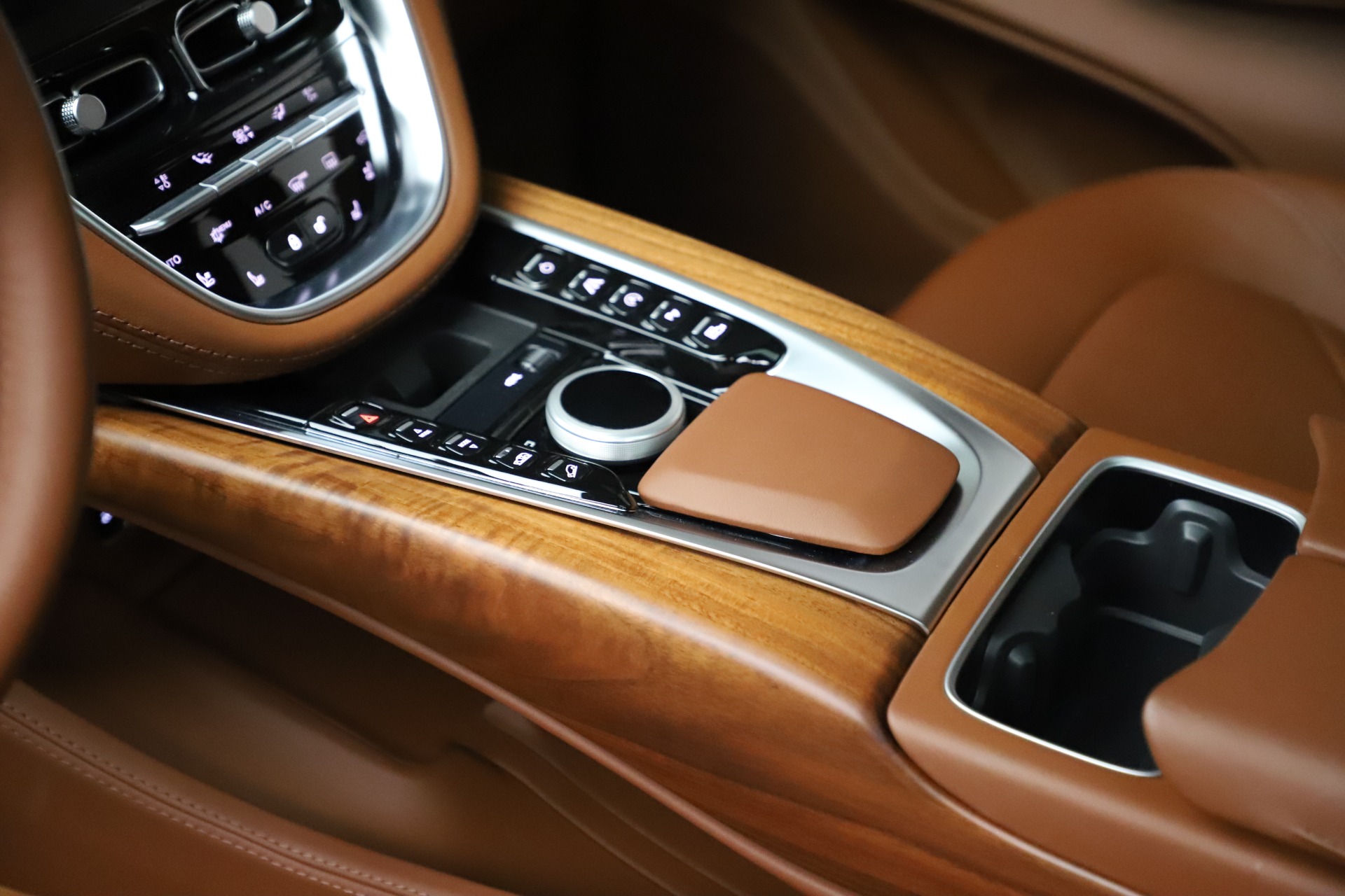 New 2021 Aston Martin DBX | St. Petersburg, FL