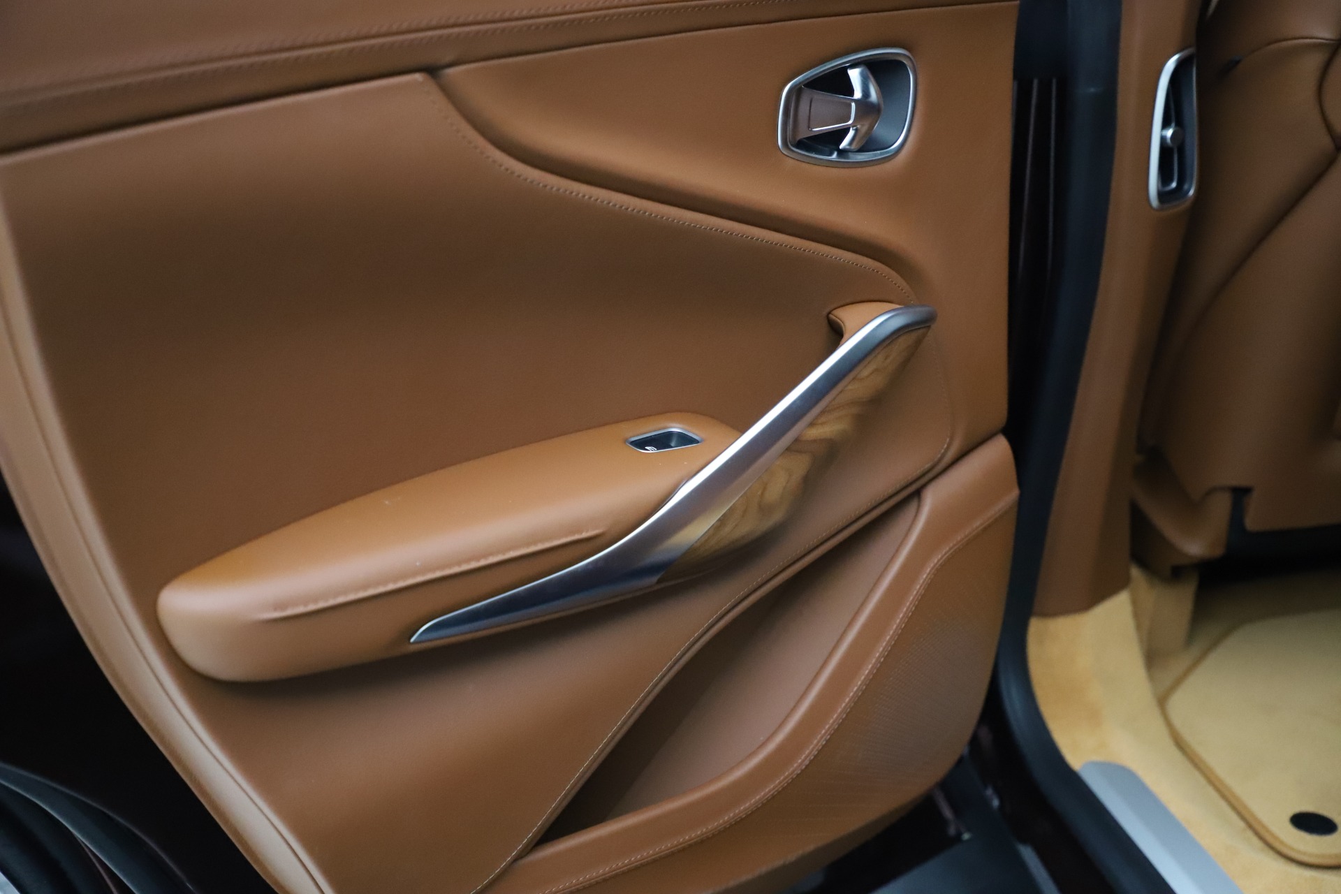 New 2021 Aston Martin DBX | St. Petersburg, FL