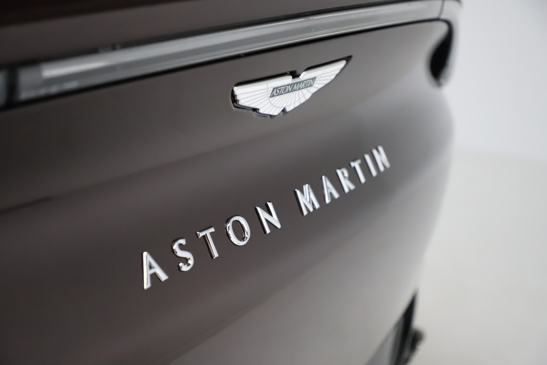 New 2021 Aston Martin DBX | St. Petersburg, FL