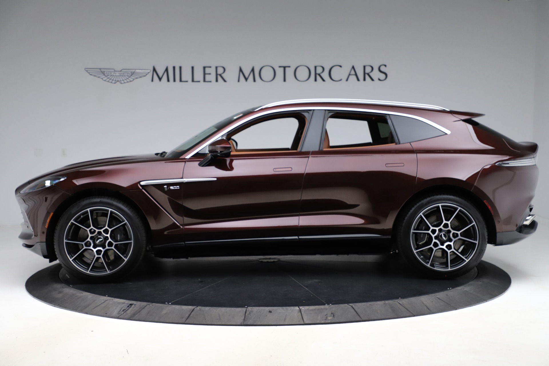 New 2021 Aston Martin DBX | St. Petersburg, FL