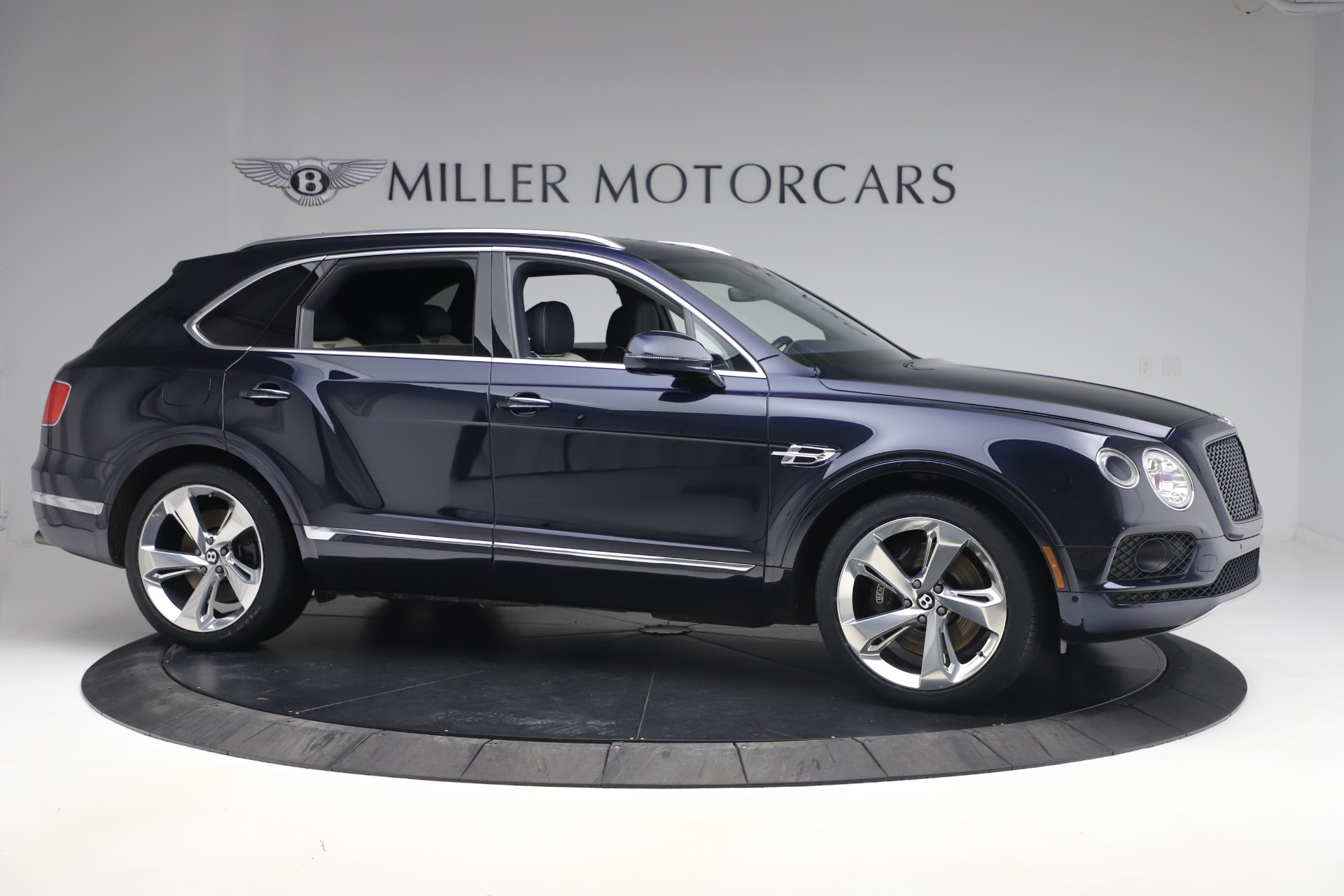 Used 2018 Bentley Bentayga W12 Signature Edition | St. Petersburg, FL