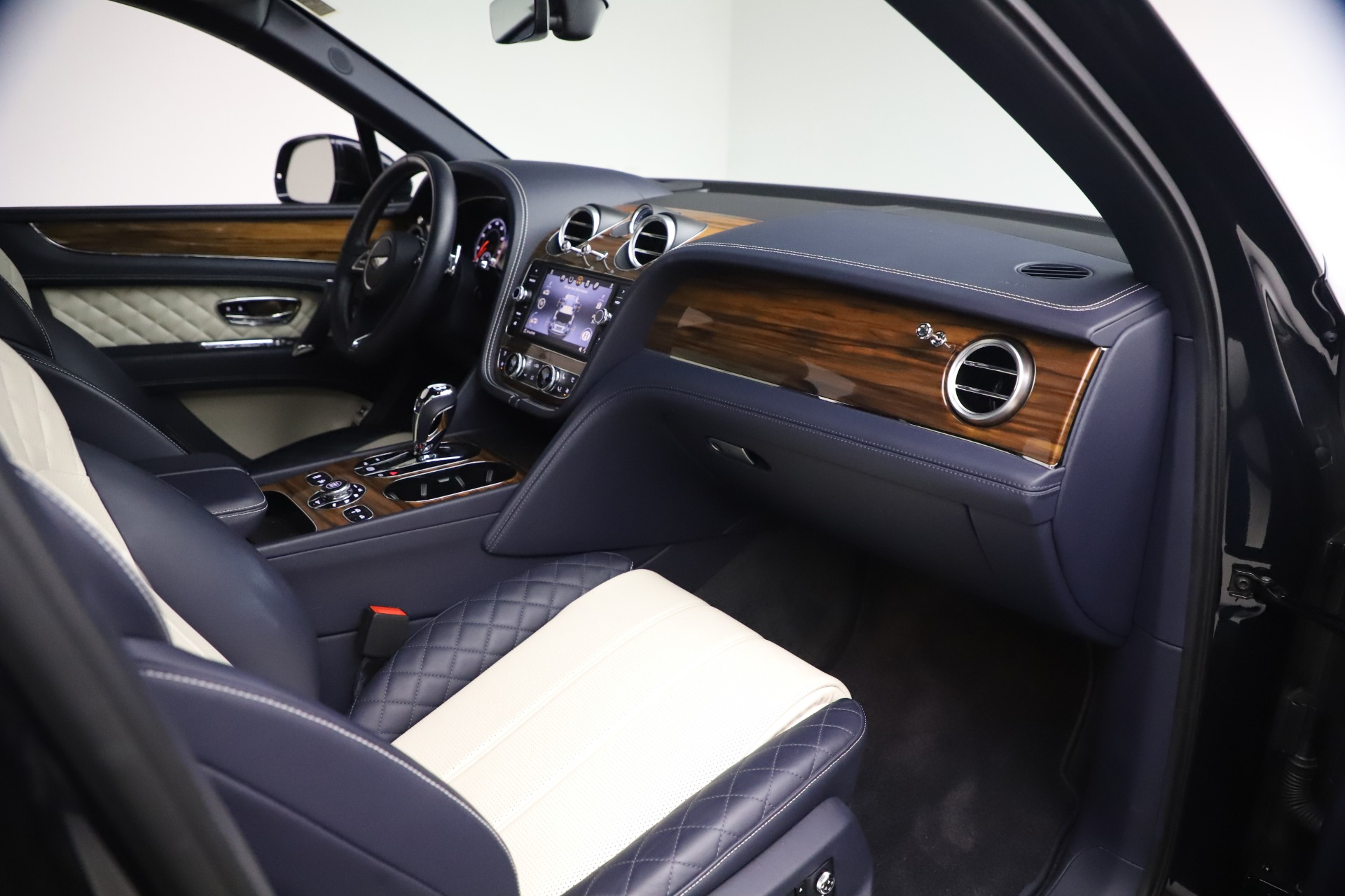 Used 2018 Bentley Bentayga W12 Signature Edition | St. Petersburg, FL