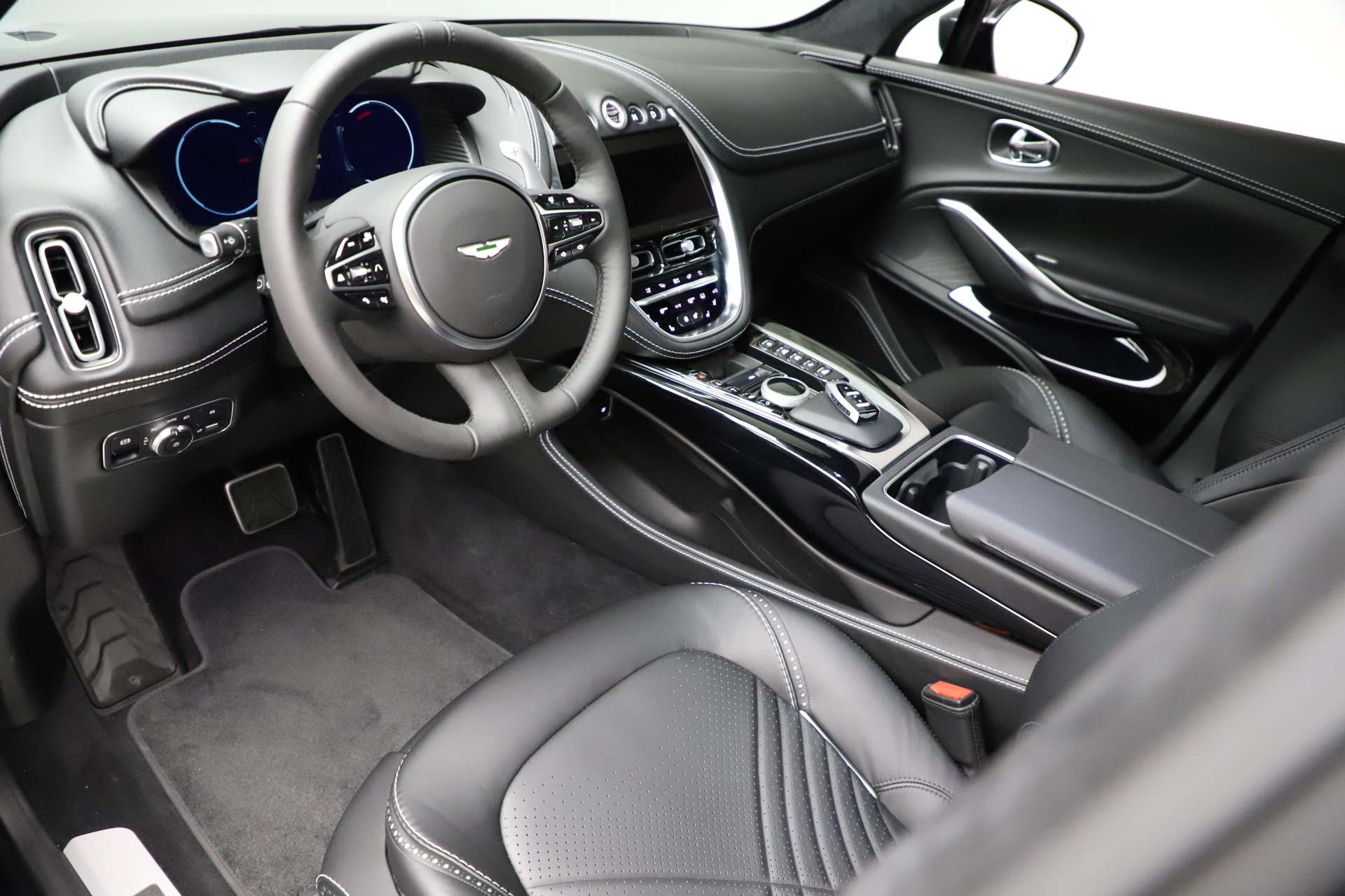 New 2021 Aston Martin DBX | St. Petersburg, FL
