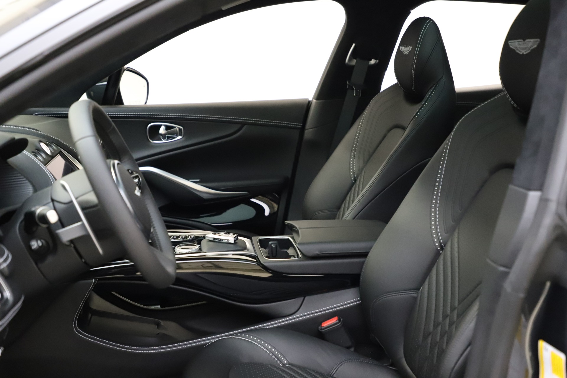 New 2021 Aston Martin DBX | St. Petersburg, FL