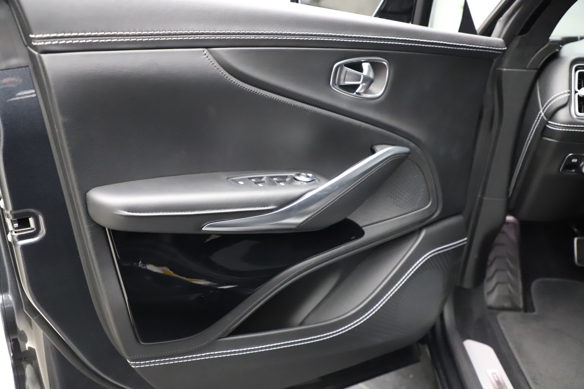 New 2021 Aston Martin DBX | St. Petersburg, FL