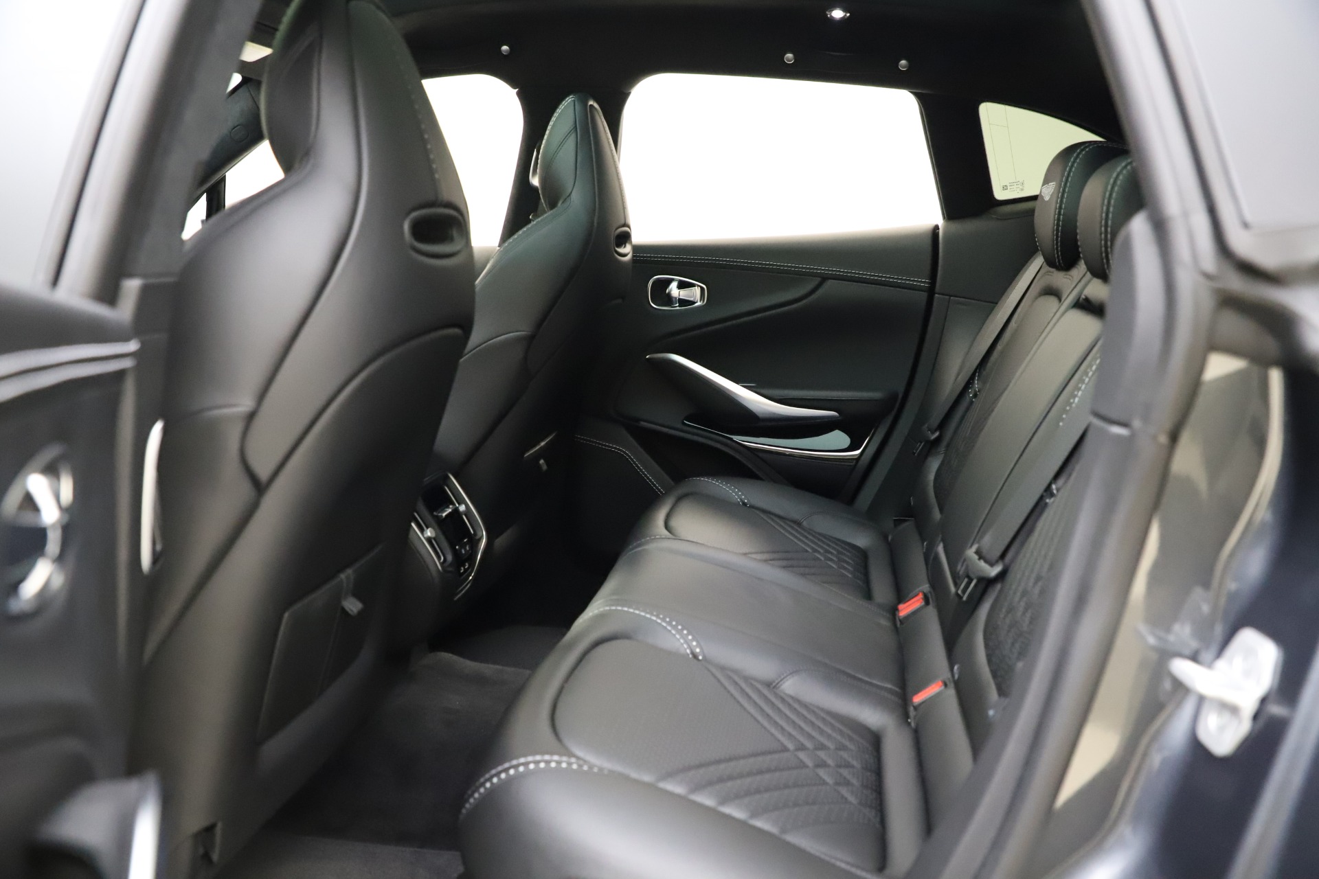 New 2021 Aston Martin DBX | St. Petersburg, FL