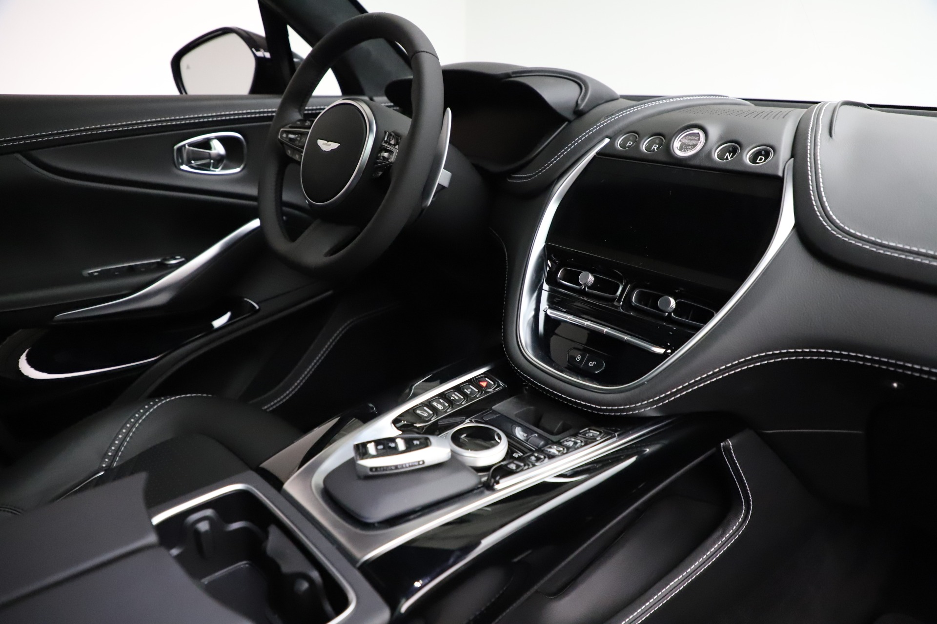 New 2021 Aston Martin DBX | St. Petersburg, FL