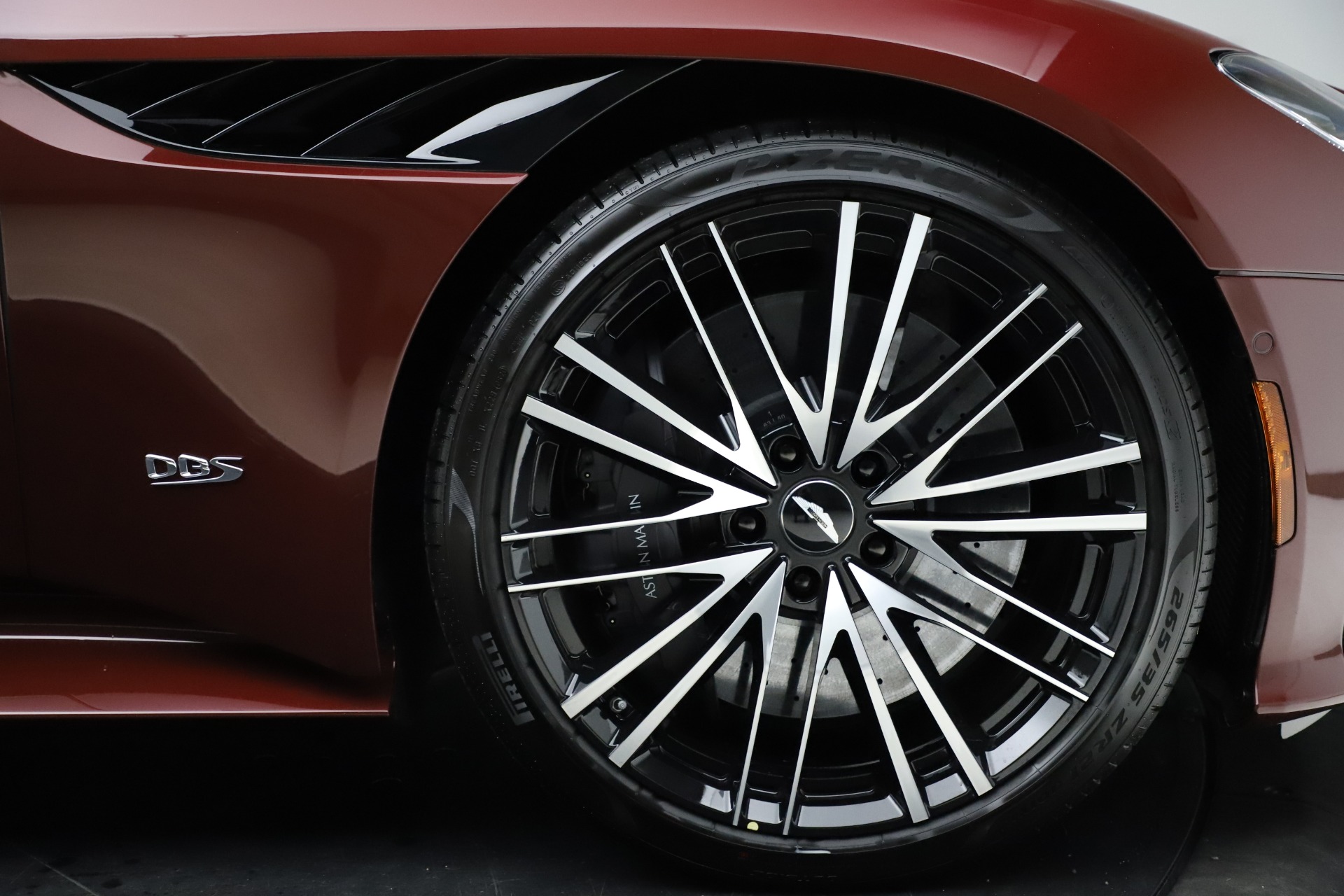 New 2021 Aston Martin DBS Superleggera Volante | St. Petersburg, FL