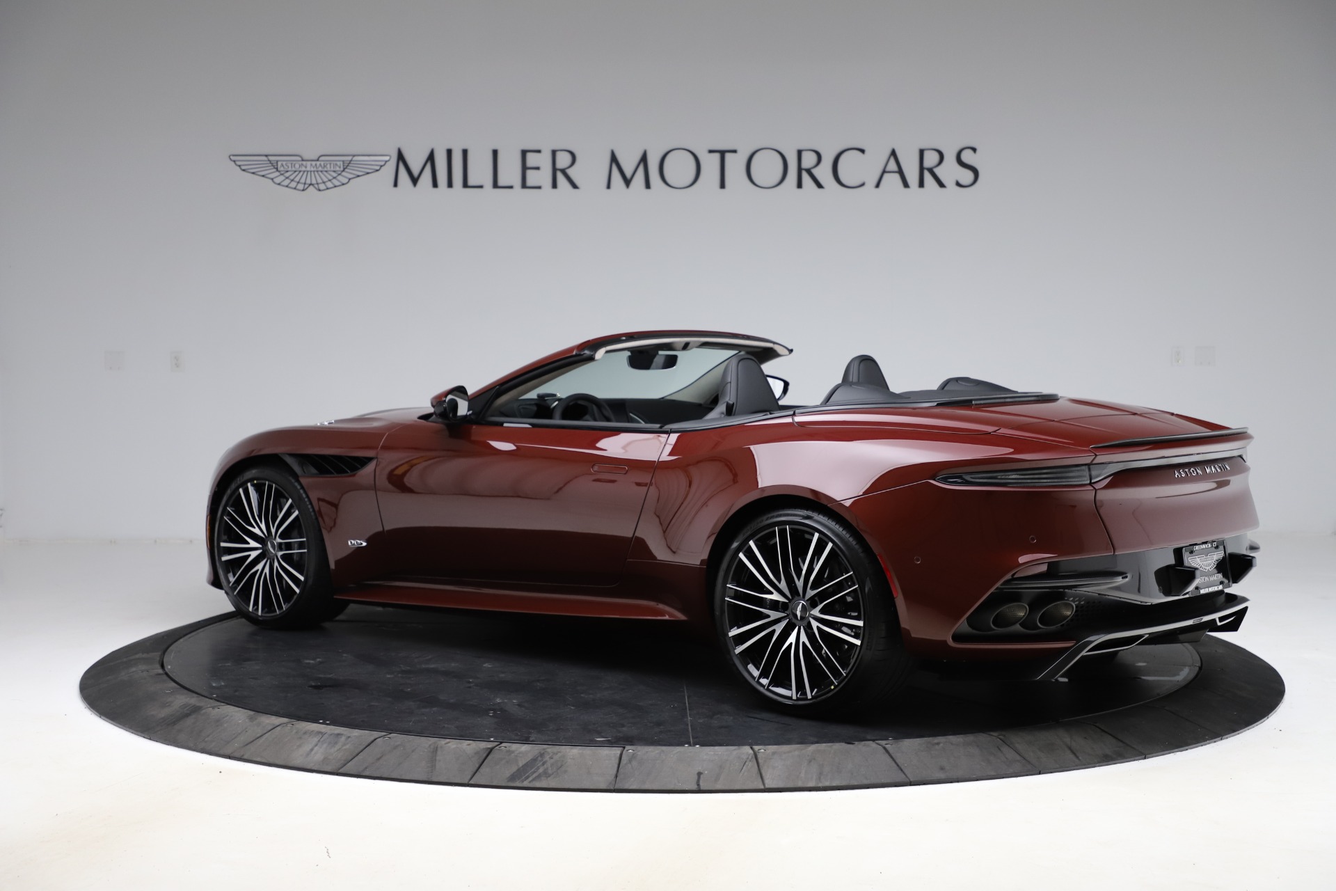 New 2021 Aston Martin DBS Superleggera Volante | St. Petersburg, FL