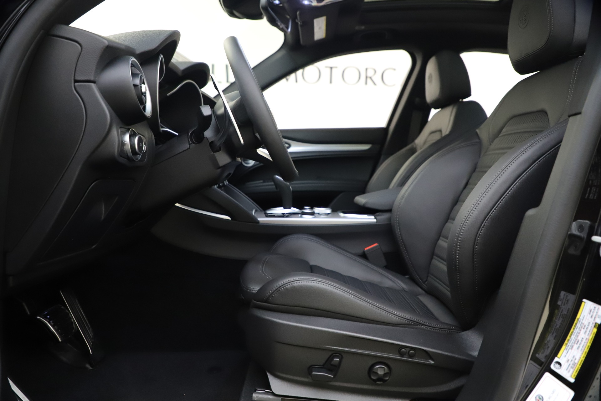 New 2020 Alfa Romeo Stelvio Ti Sport Q4 | St. Petersburg, FL
