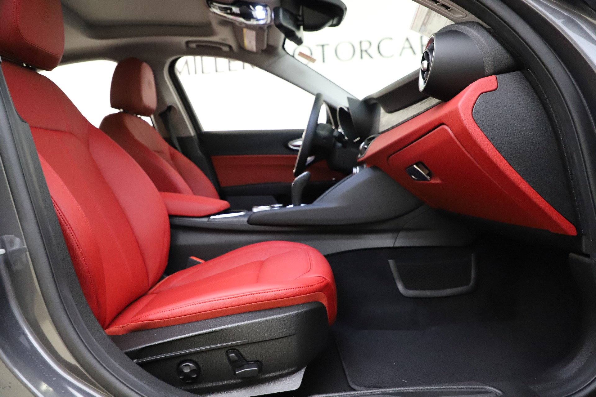 New 2021 Alfa Romeo Giulia Q4 | St. Petersburg, FL