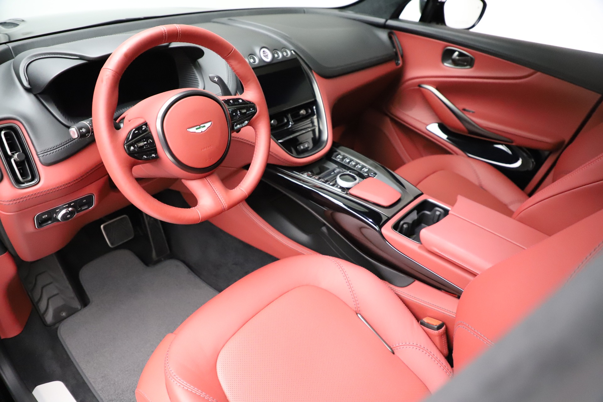 New 2021 Aston Martin DBX | St. Petersburg, FL