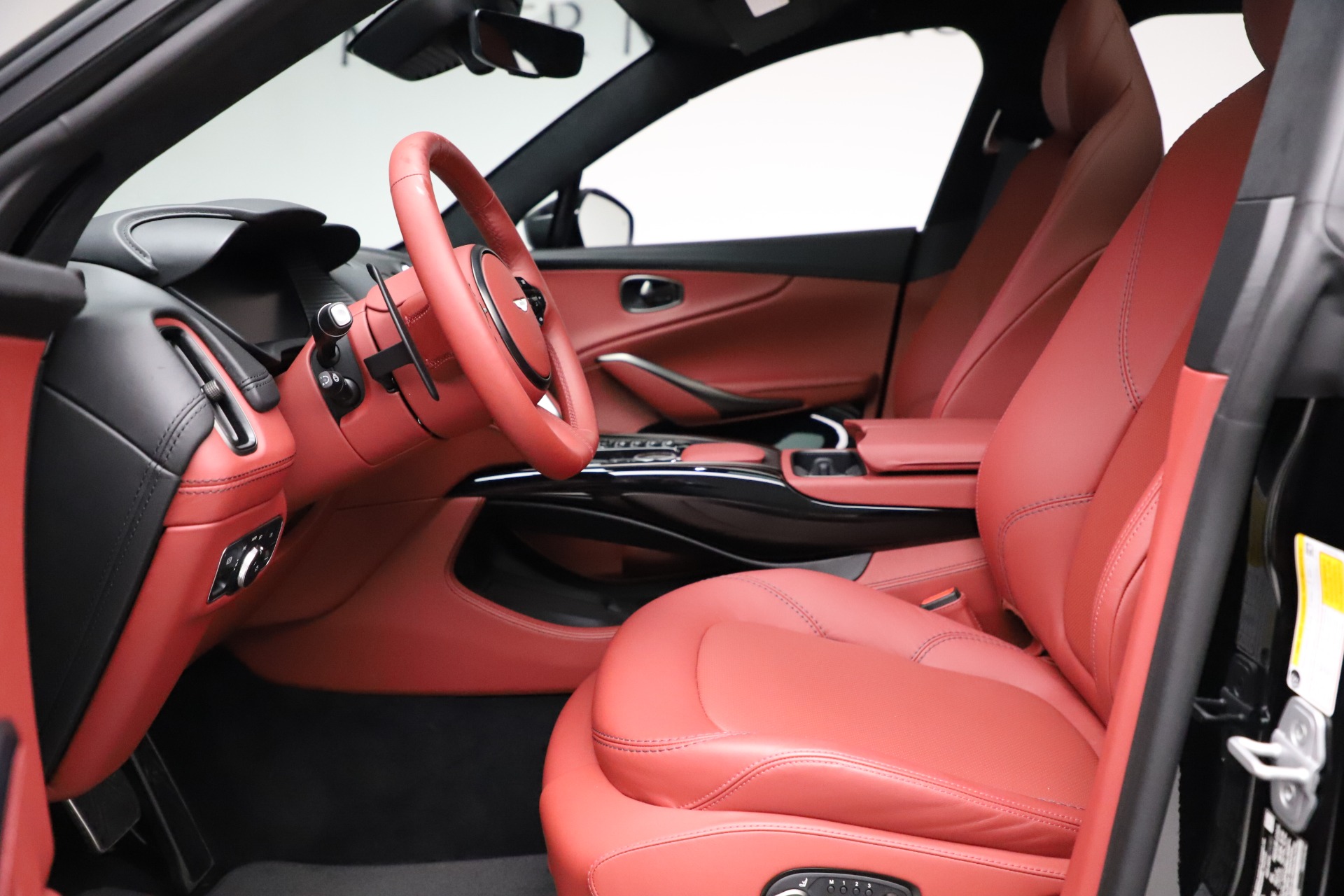 New 2021 Aston Martin DBX | St. Petersburg, FL