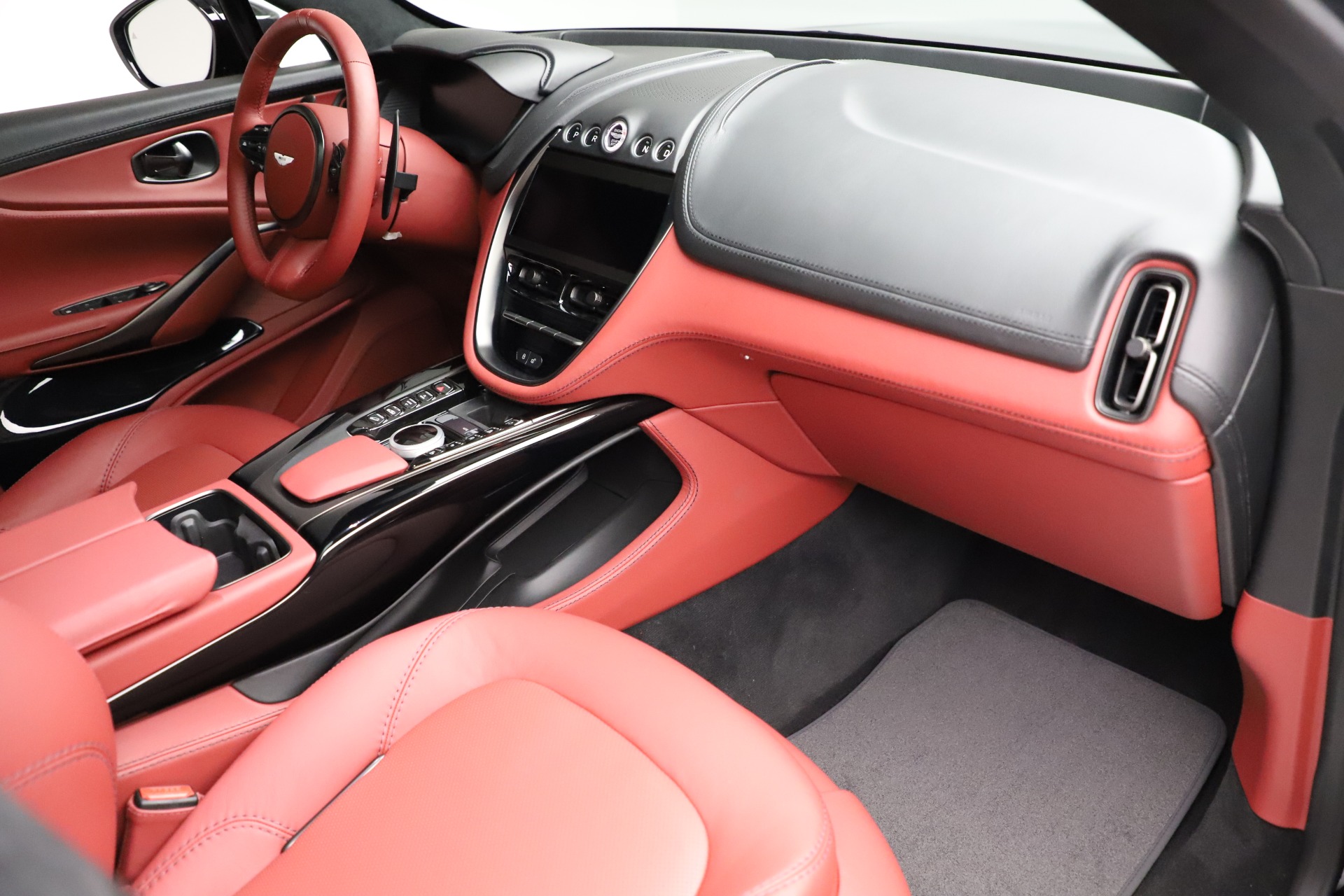 New 2021 Aston Martin DBX | St. Petersburg, FL