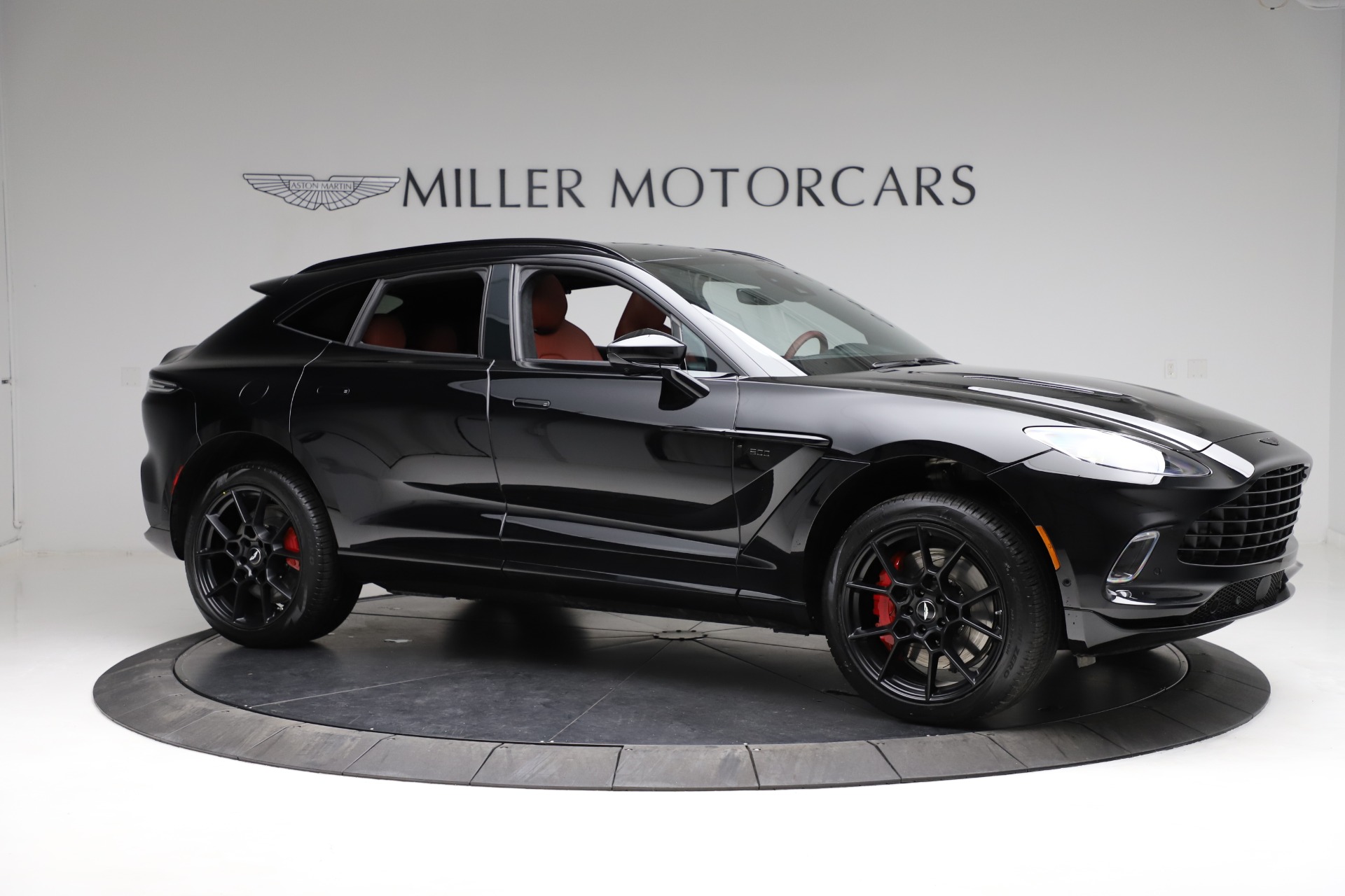 New 2021 Aston Martin DBX | St. Petersburg, FL