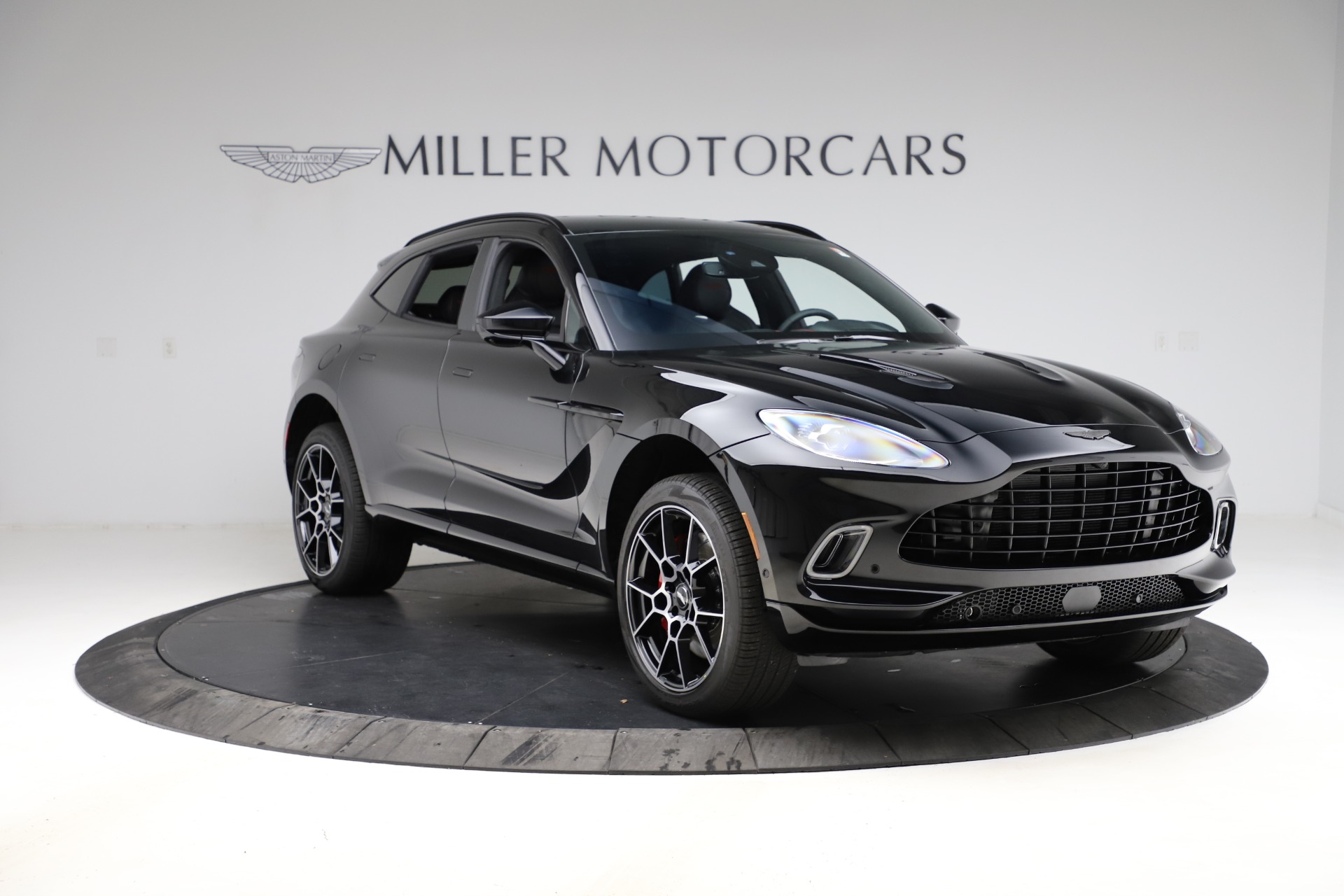 New 2021 Aston Martin DBX | St. Petersburg, FL