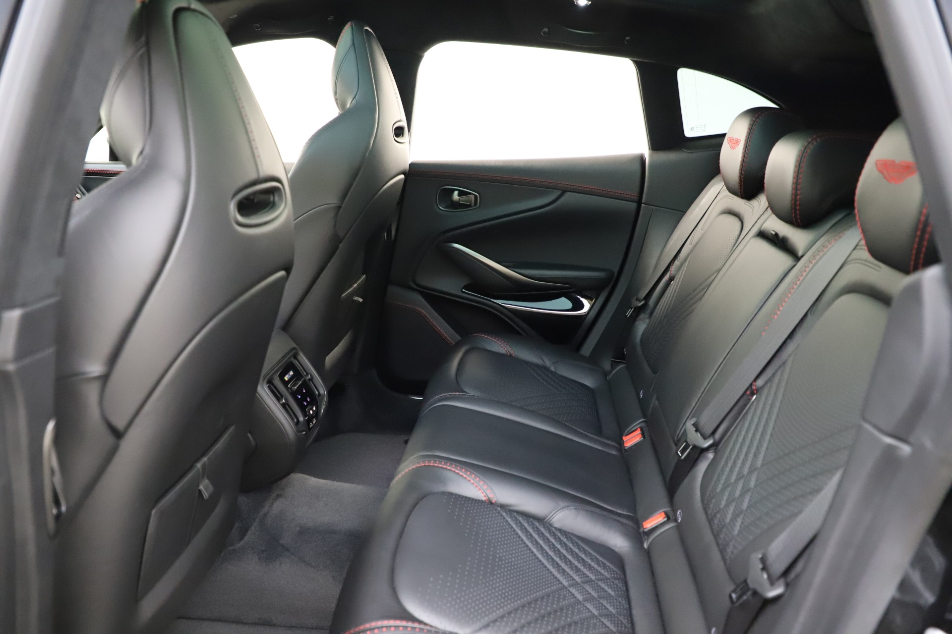 New 2021 Aston Martin DBX | St. Petersburg, FL