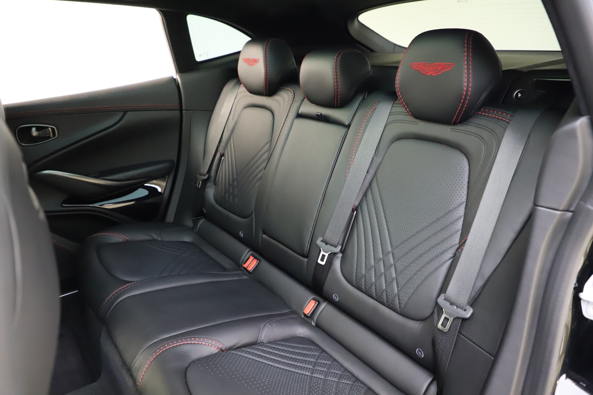 New 2021 Aston Martin DBX | St. Petersburg, FL