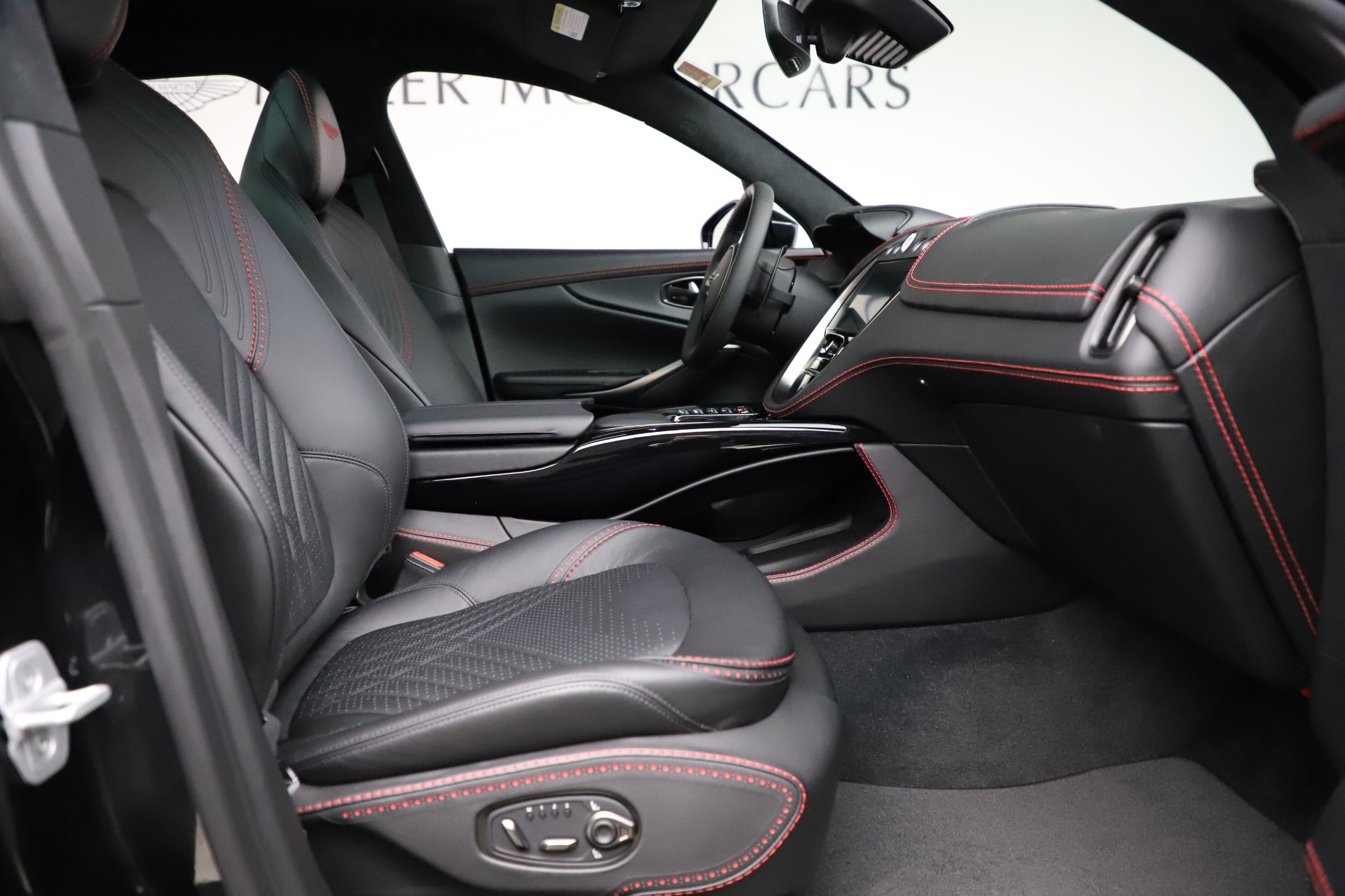 New 2021 Aston Martin DBX | St. Petersburg, FL