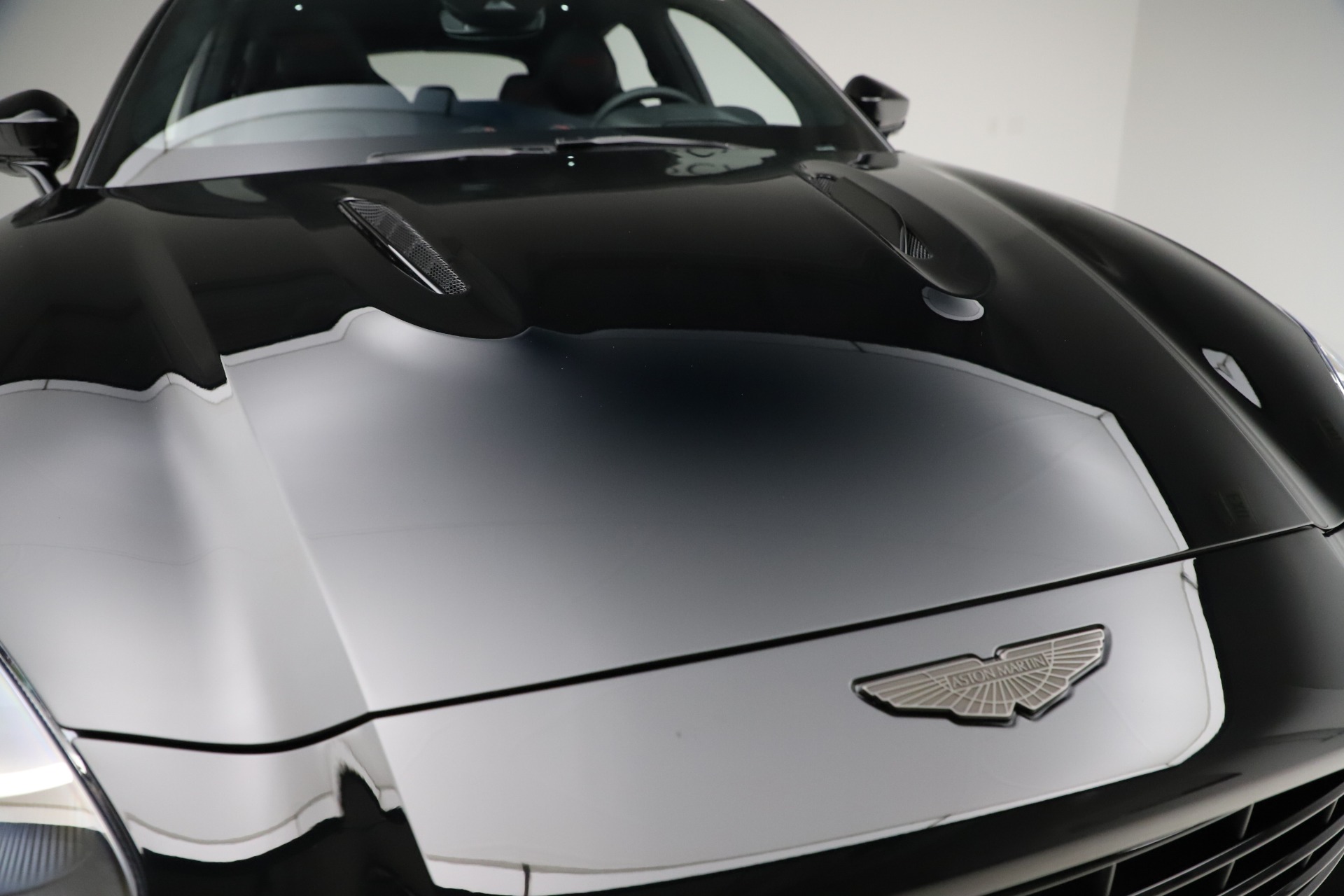 New 2021 Aston Martin DBX | St. Petersburg, FL