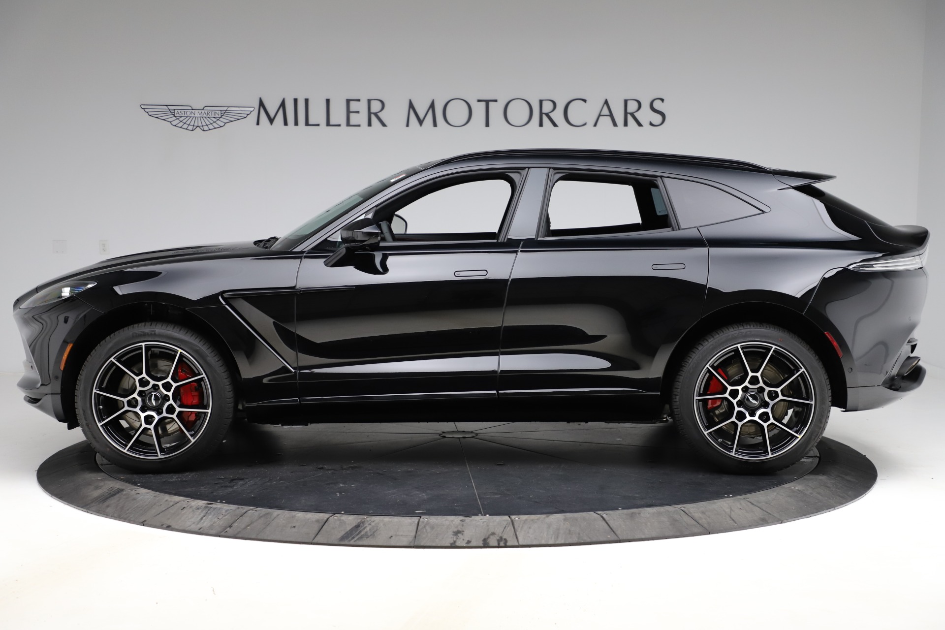 New 2021 Aston Martin DBX | St. Petersburg, FL