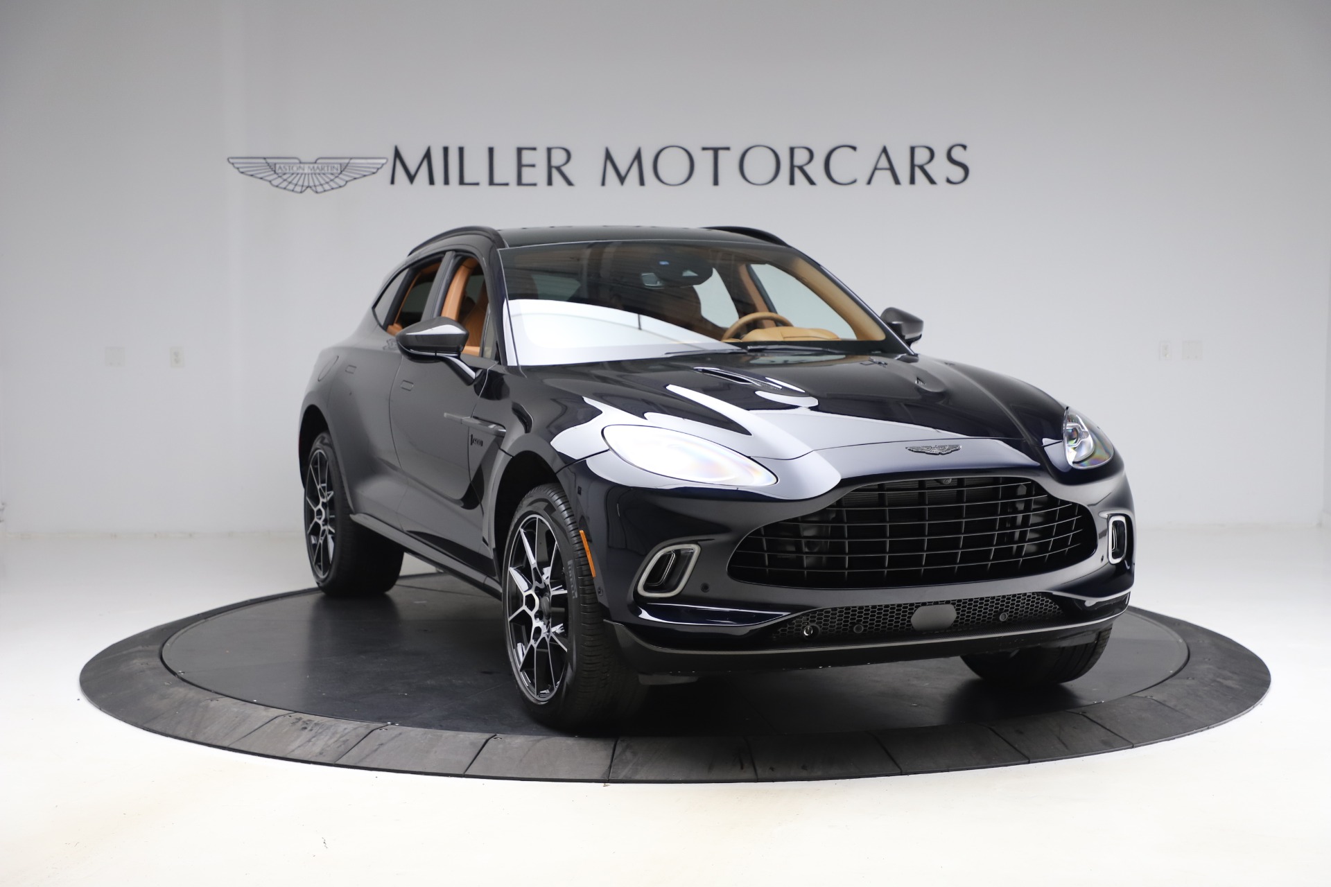 New 2021 Aston Martin DBX | St. Petersburg, FL