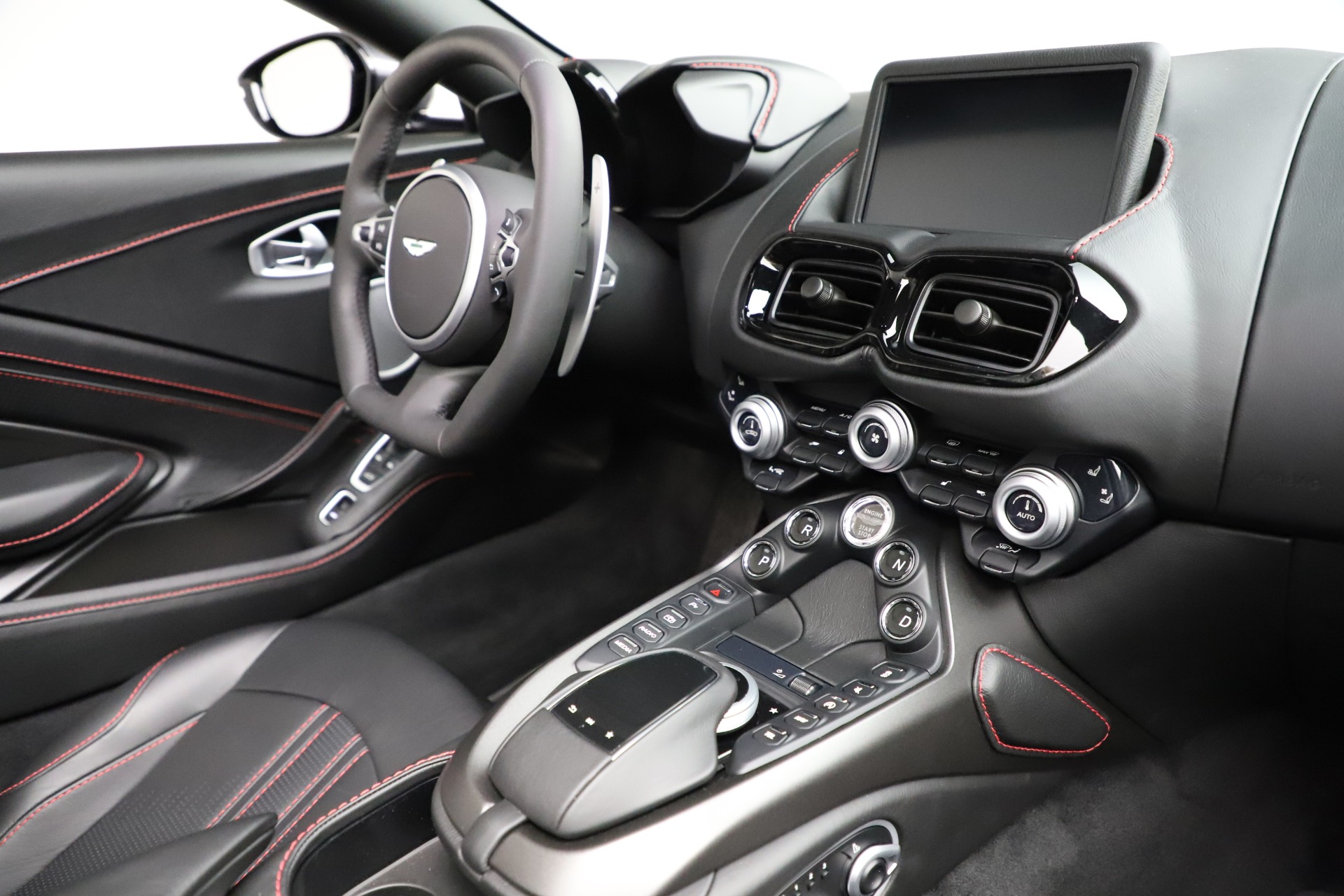 New 2021 Aston Martin Vantage Roadster Convertible | St. Petersburg, FL