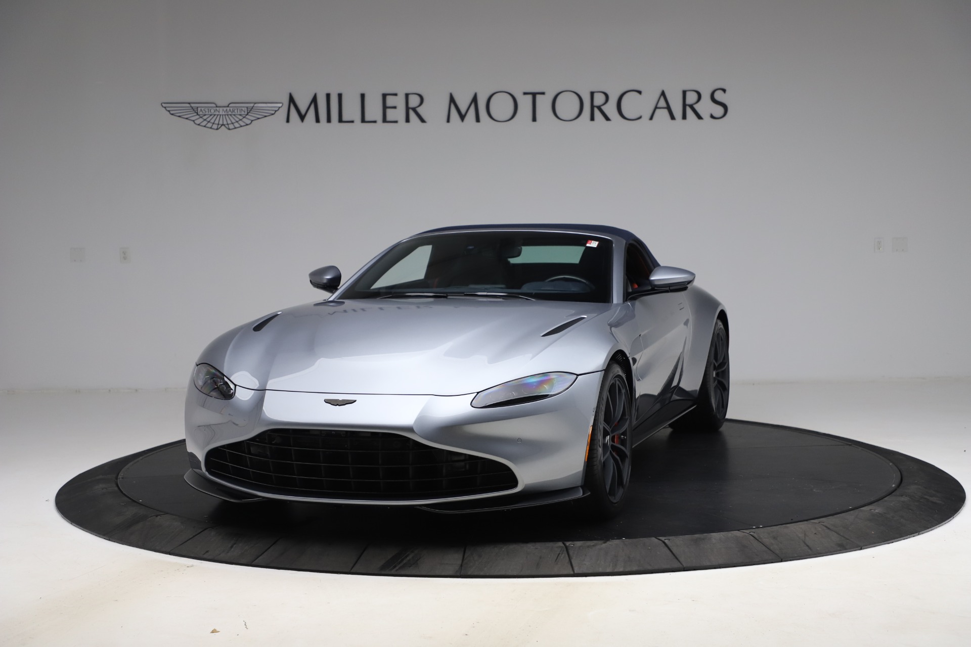 New 2021 Aston Martin Vantage Roadster Convertible | St. Petersburg, FL