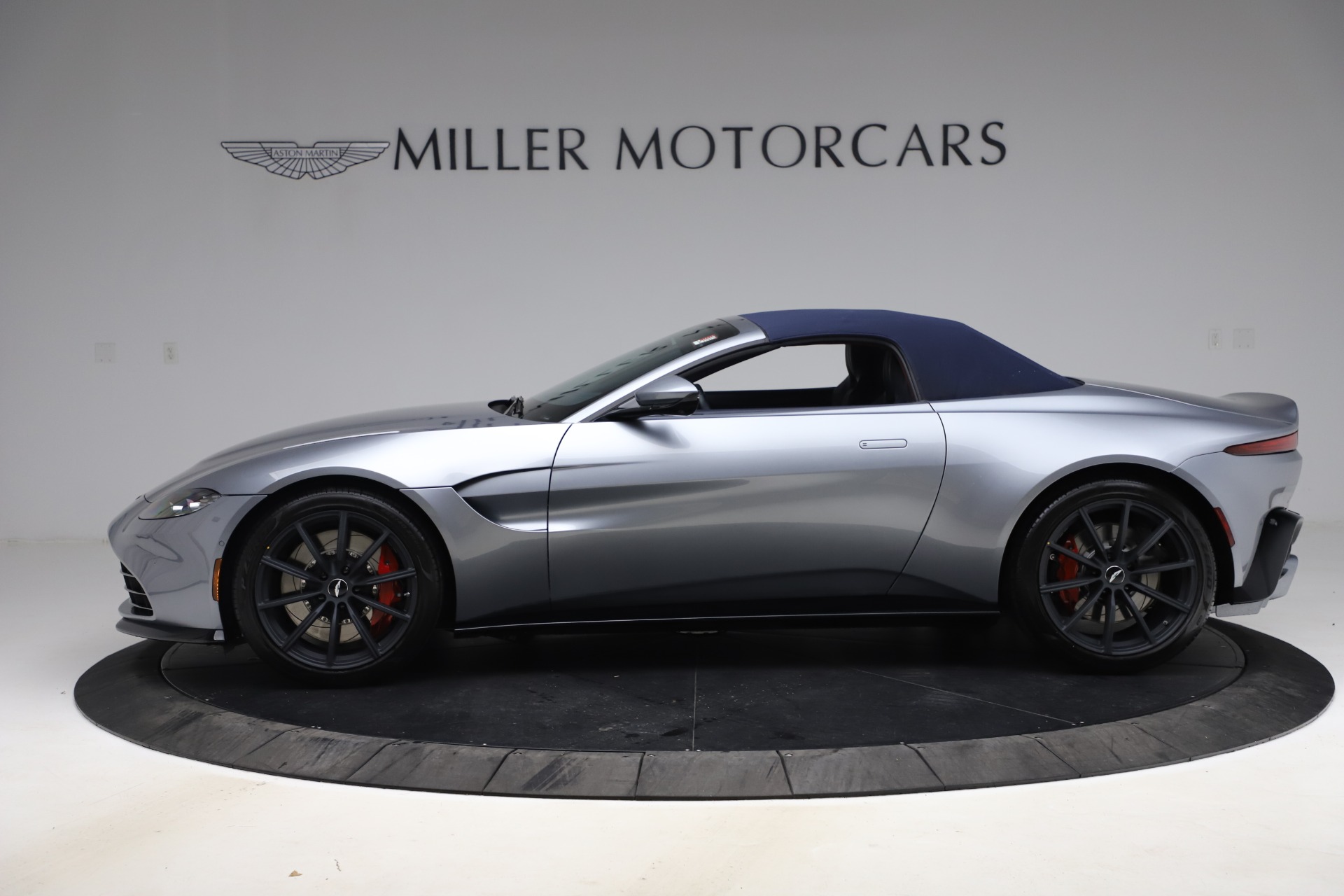New 2021 Aston Martin Vantage Roadster Convertible | St. Petersburg, FL