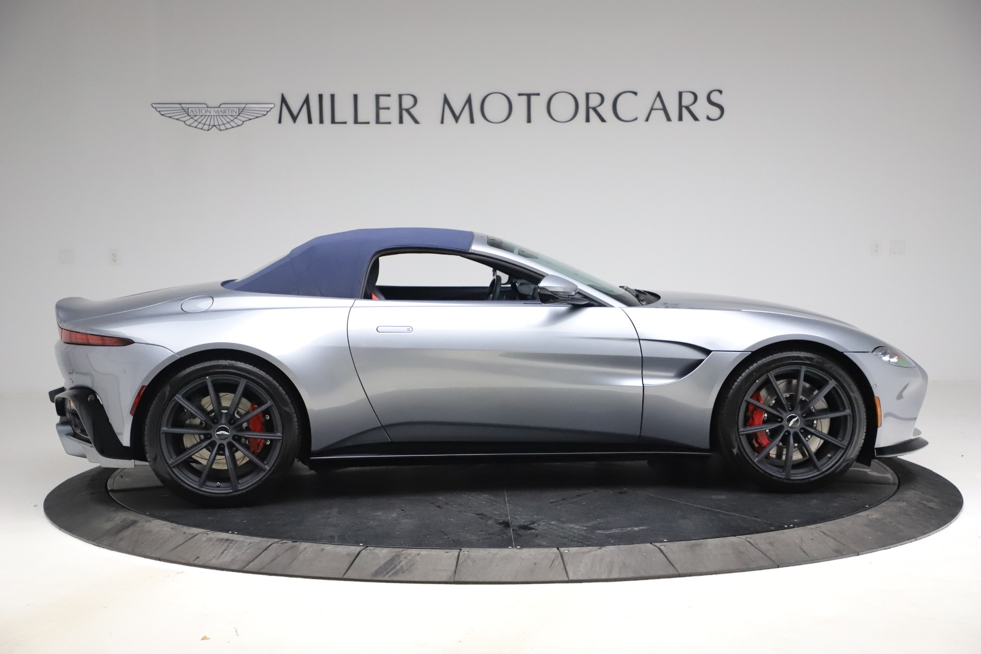 New 2021 Aston Martin Vantage Roadster Convertible | St. Petersburg, FL