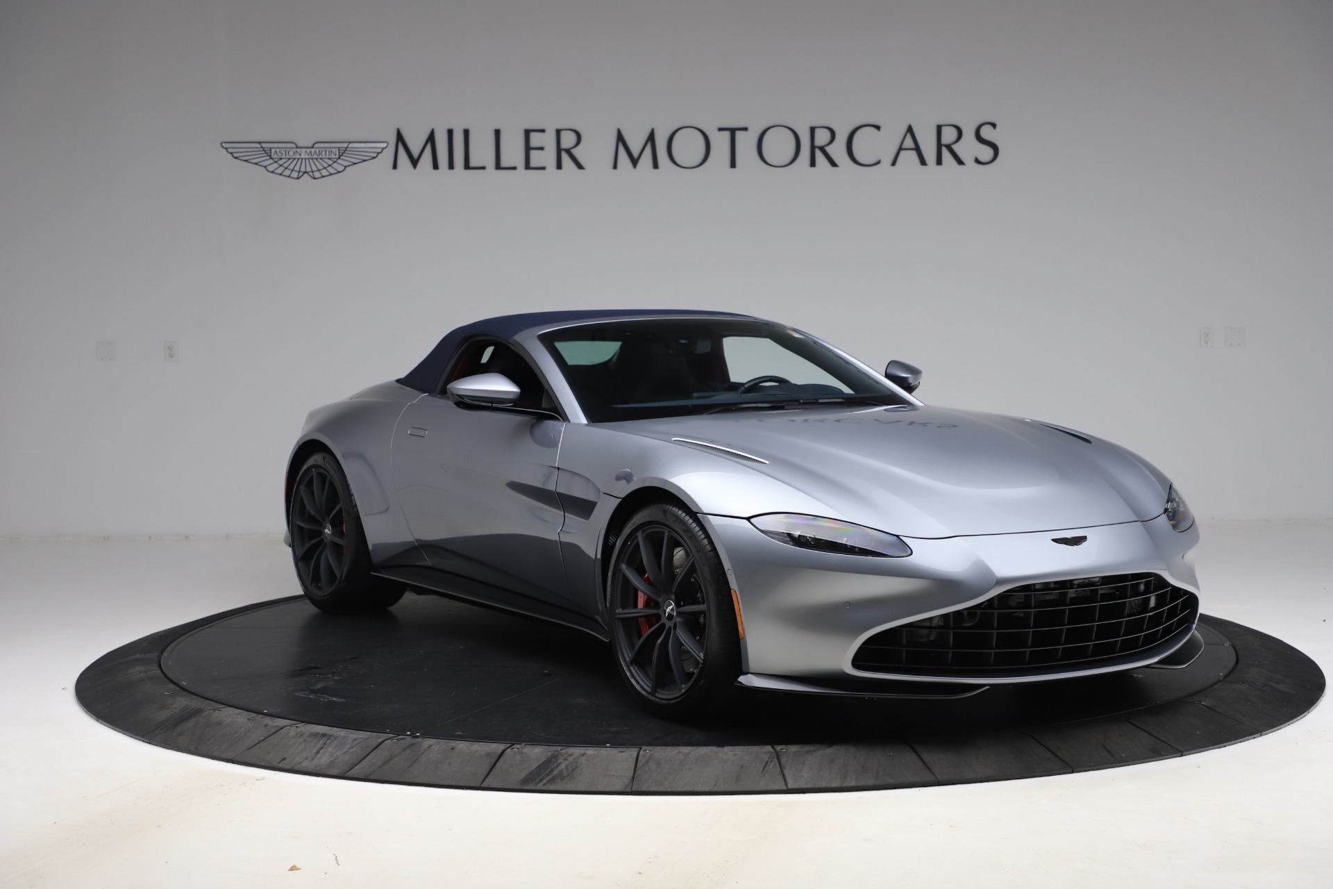 New 2021 Aston Martin Vantage Roadster Convertible | St. Petersburg, FL