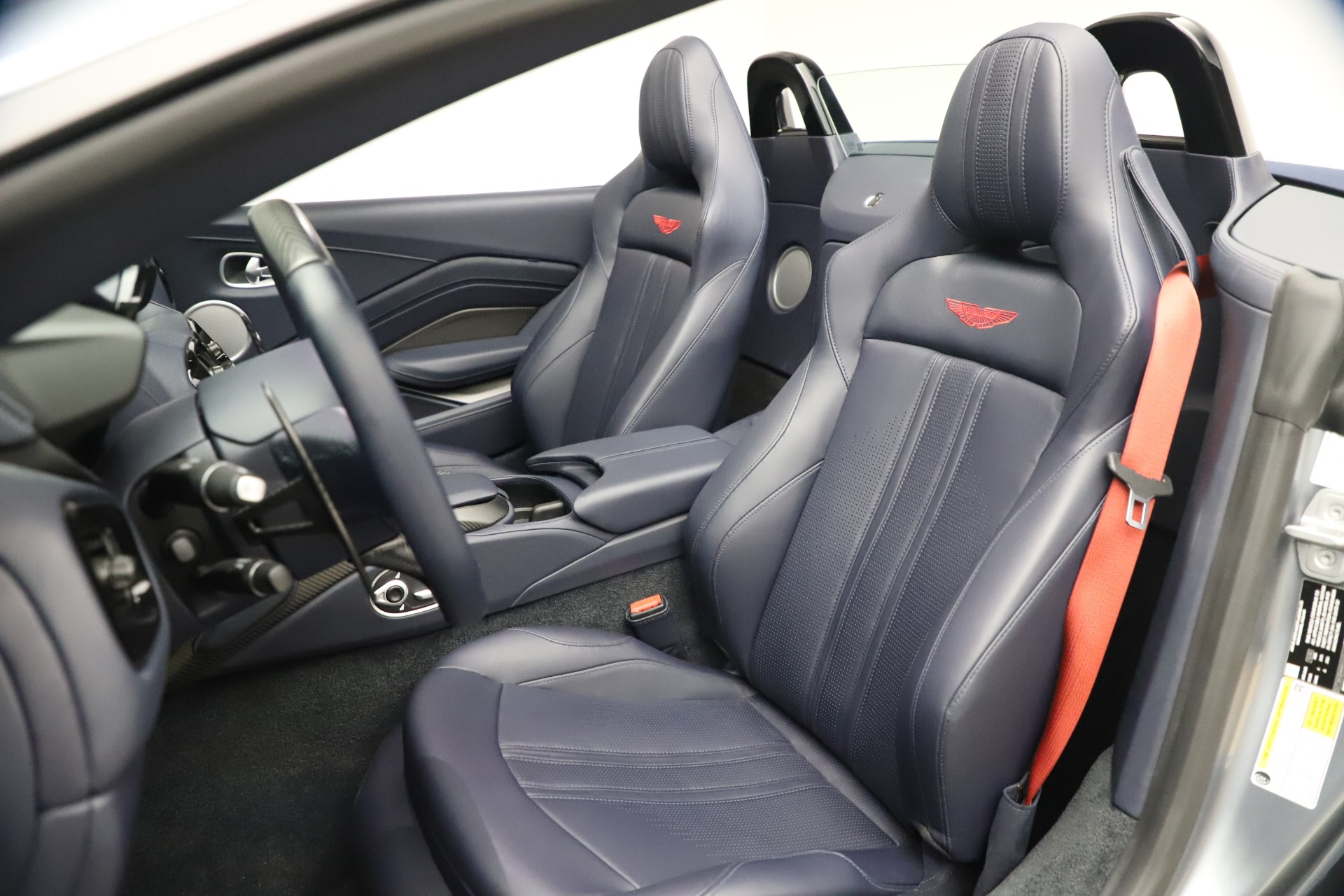 New 2021 Aston Martin Vantage Roadster Convertible | St. Petersburg, FL
