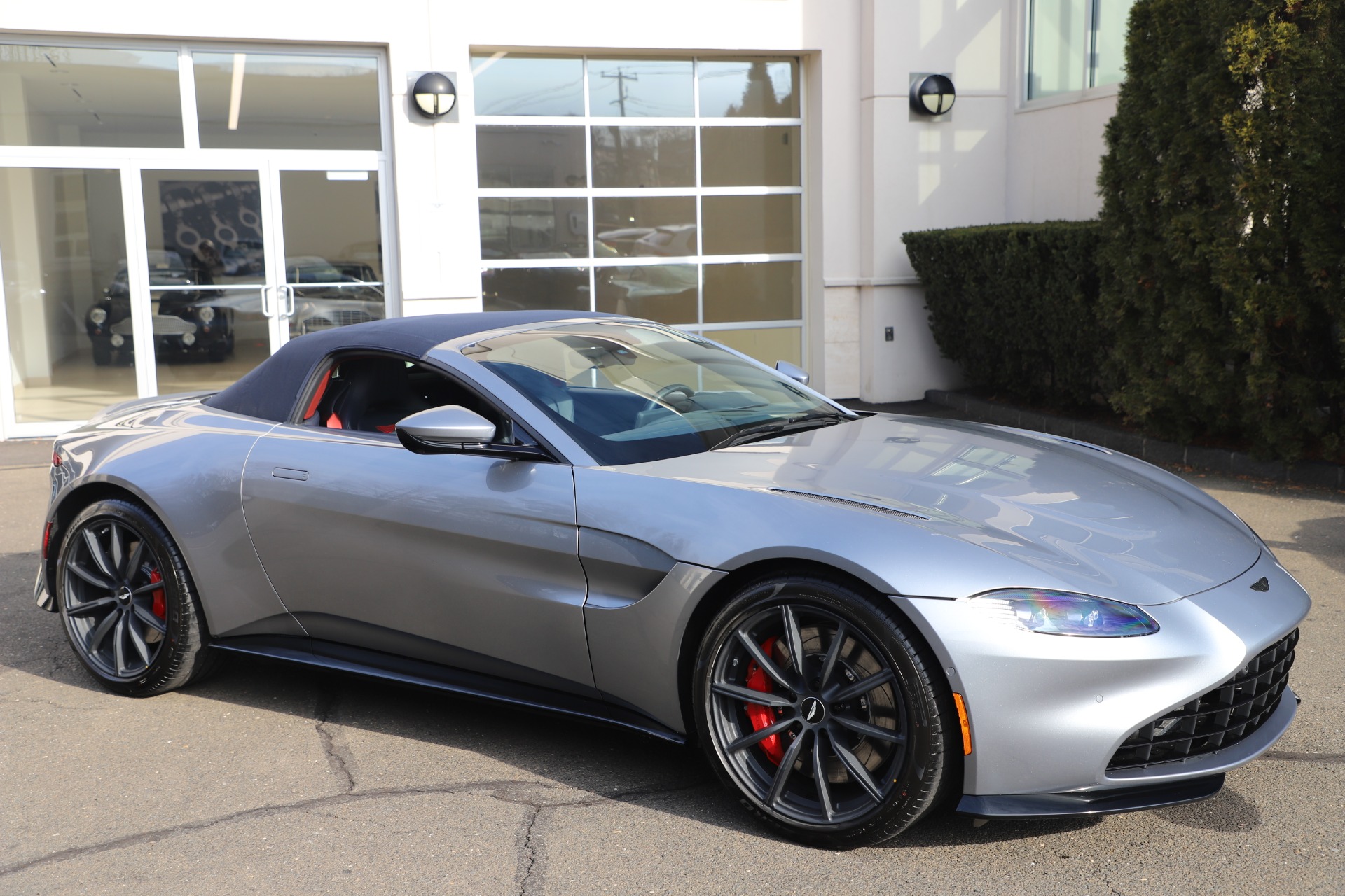 New 2021 Aston Martin Vantage Roadster Convertible | St. Petersburg, FL