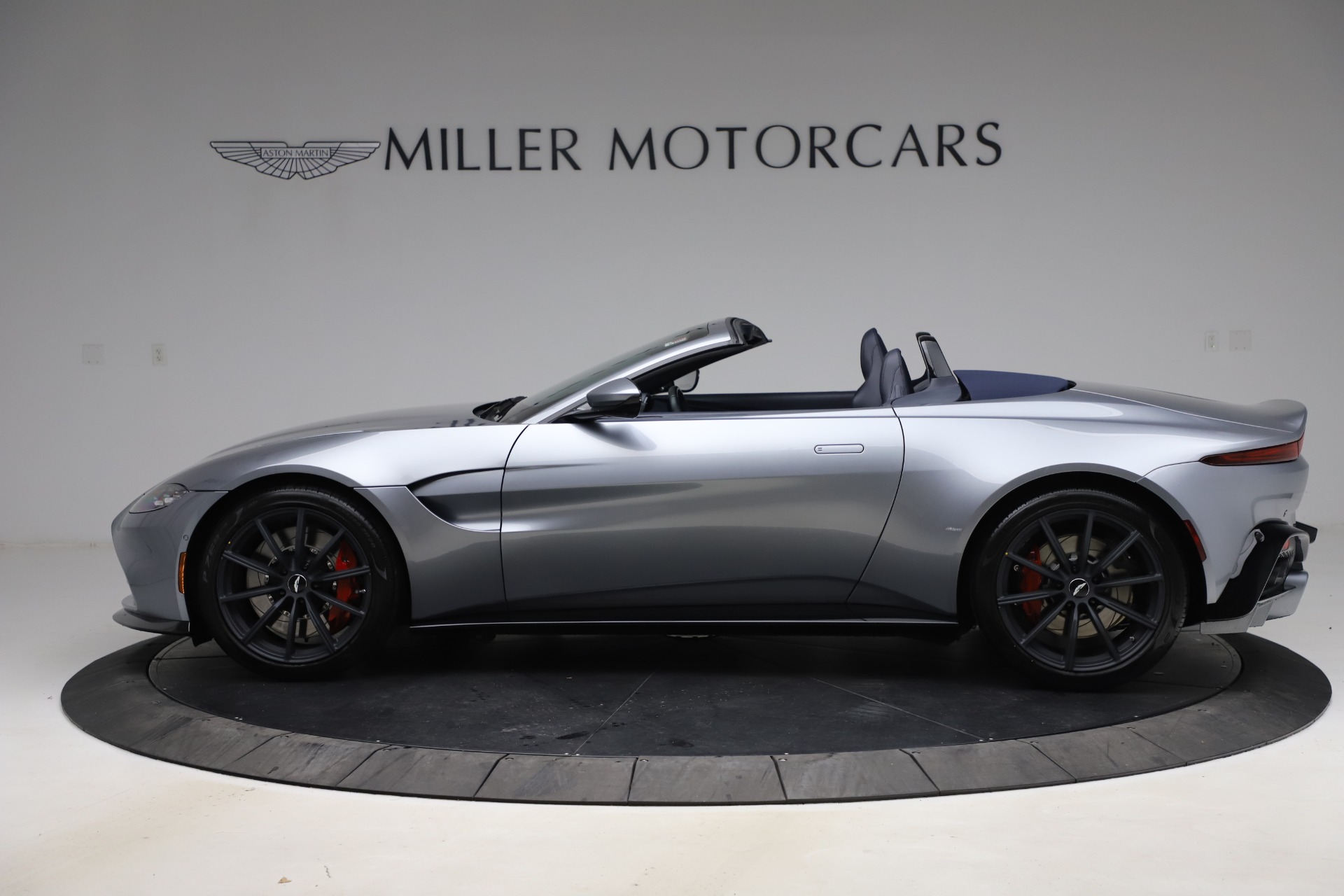 New 2021 Aston Martin Vantage Roadster Convertible | St. Petersburg, FL