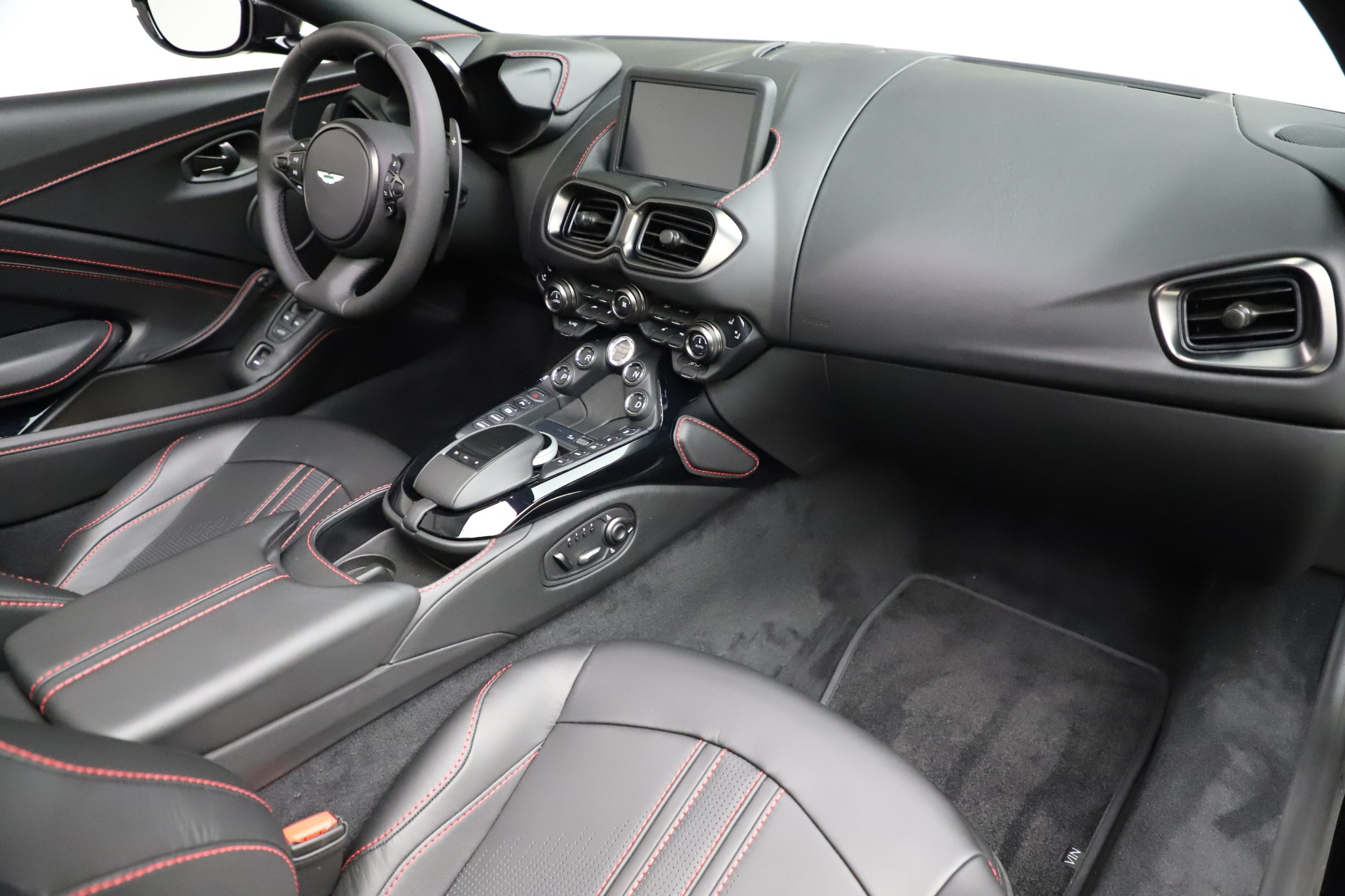 New 2021 Aston Martin Vantage Roadster | St. Petersburg, FL