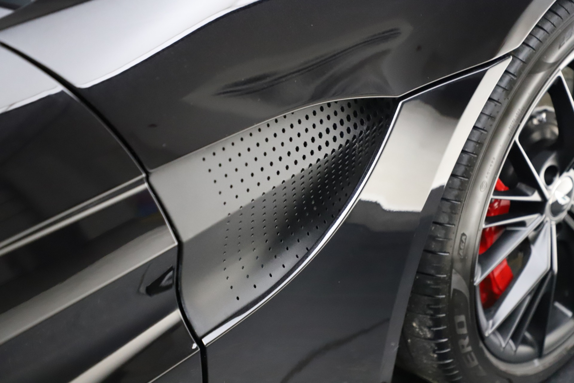 New 2021 Aston Martin Vantage Roadster | St. Petersburg, FL