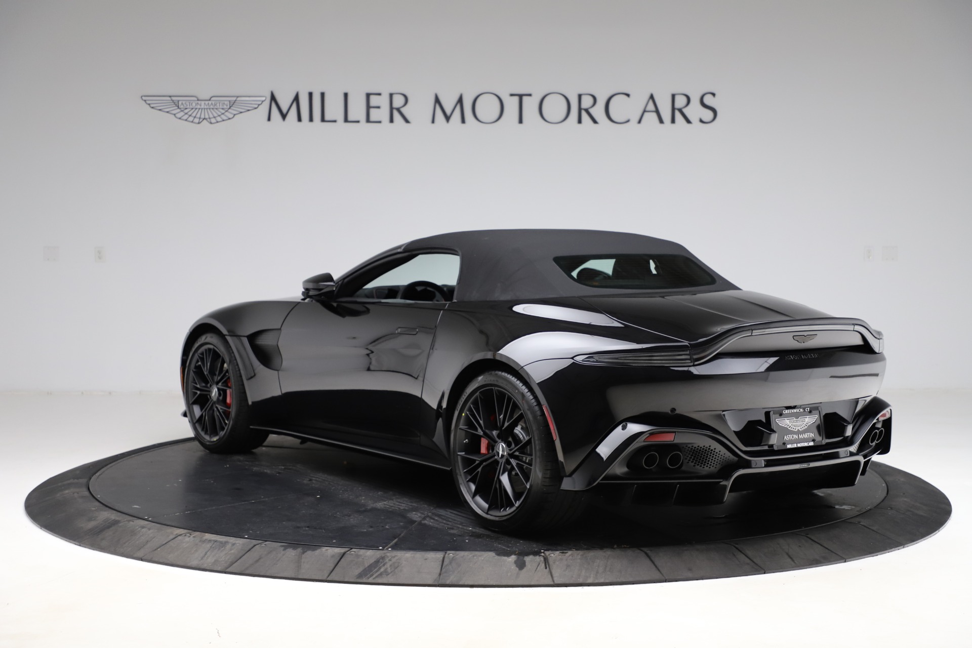 New 2021 Aston Martin Vantage Roadster | St. Petersburg, FL