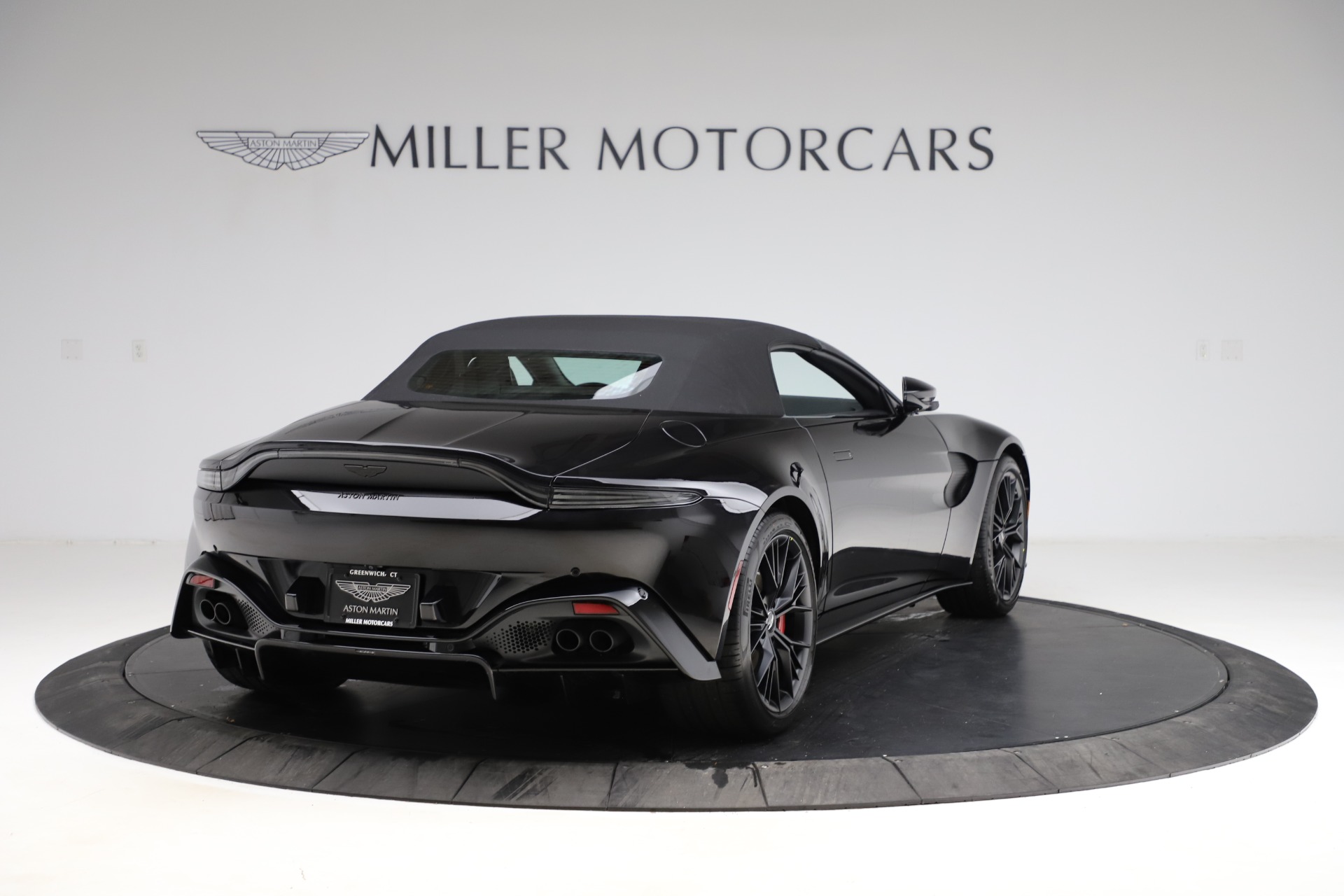 New 2021 Aston Martin Vantage Roadster | St. Petersburg, FL