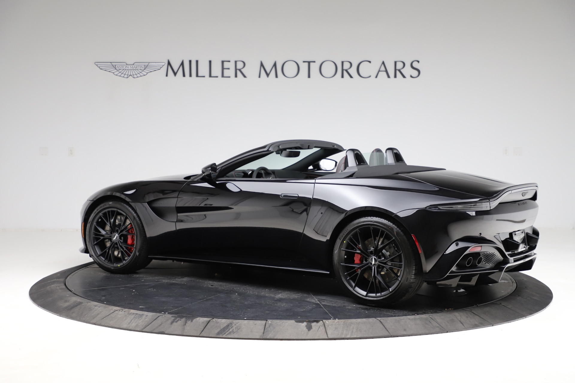 New 2021 Aston Martin Vantage Roadster | St. Petersburg, FL