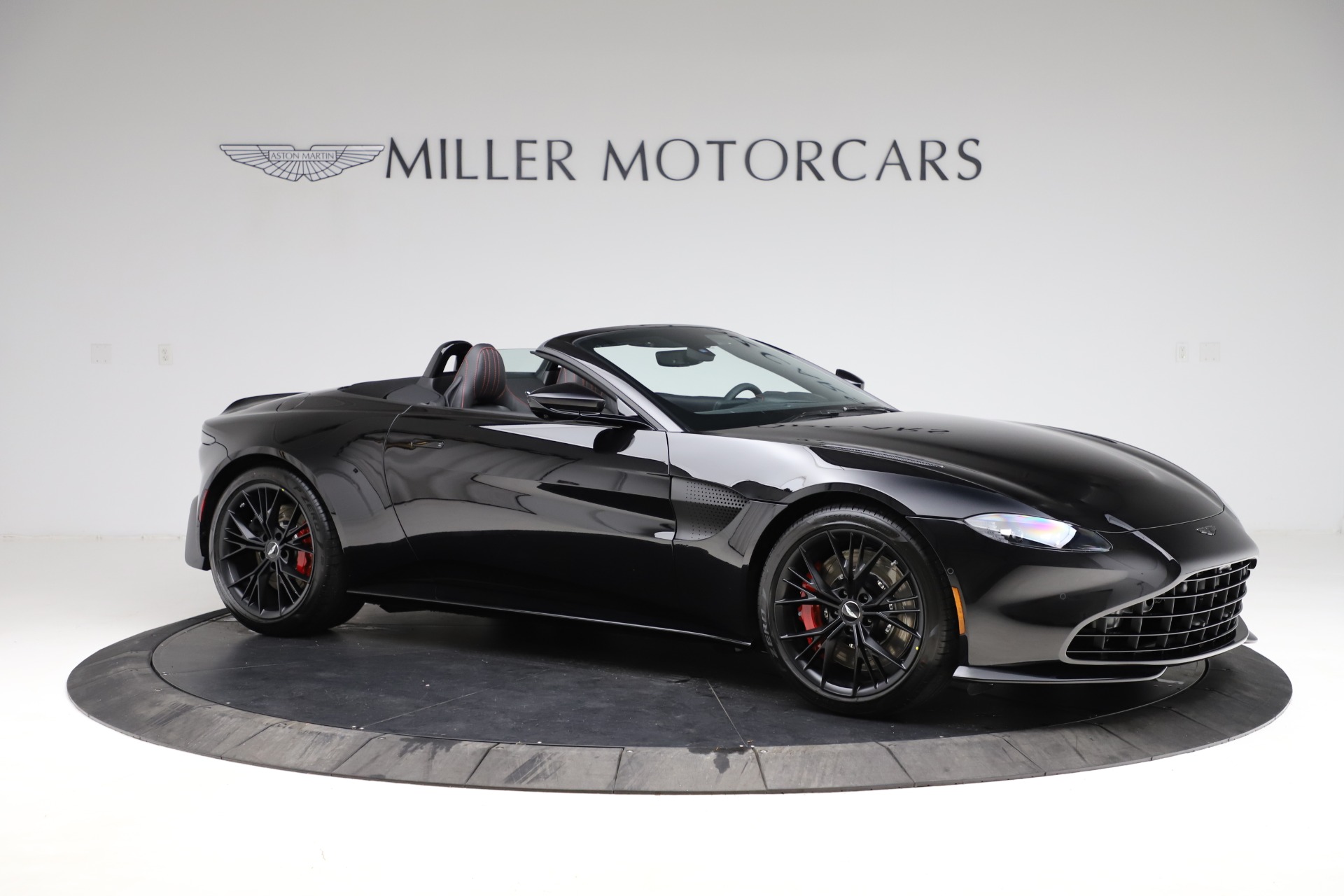 New 2021 Aston Martin Vantage Roadster | St. Petersburg, FL
